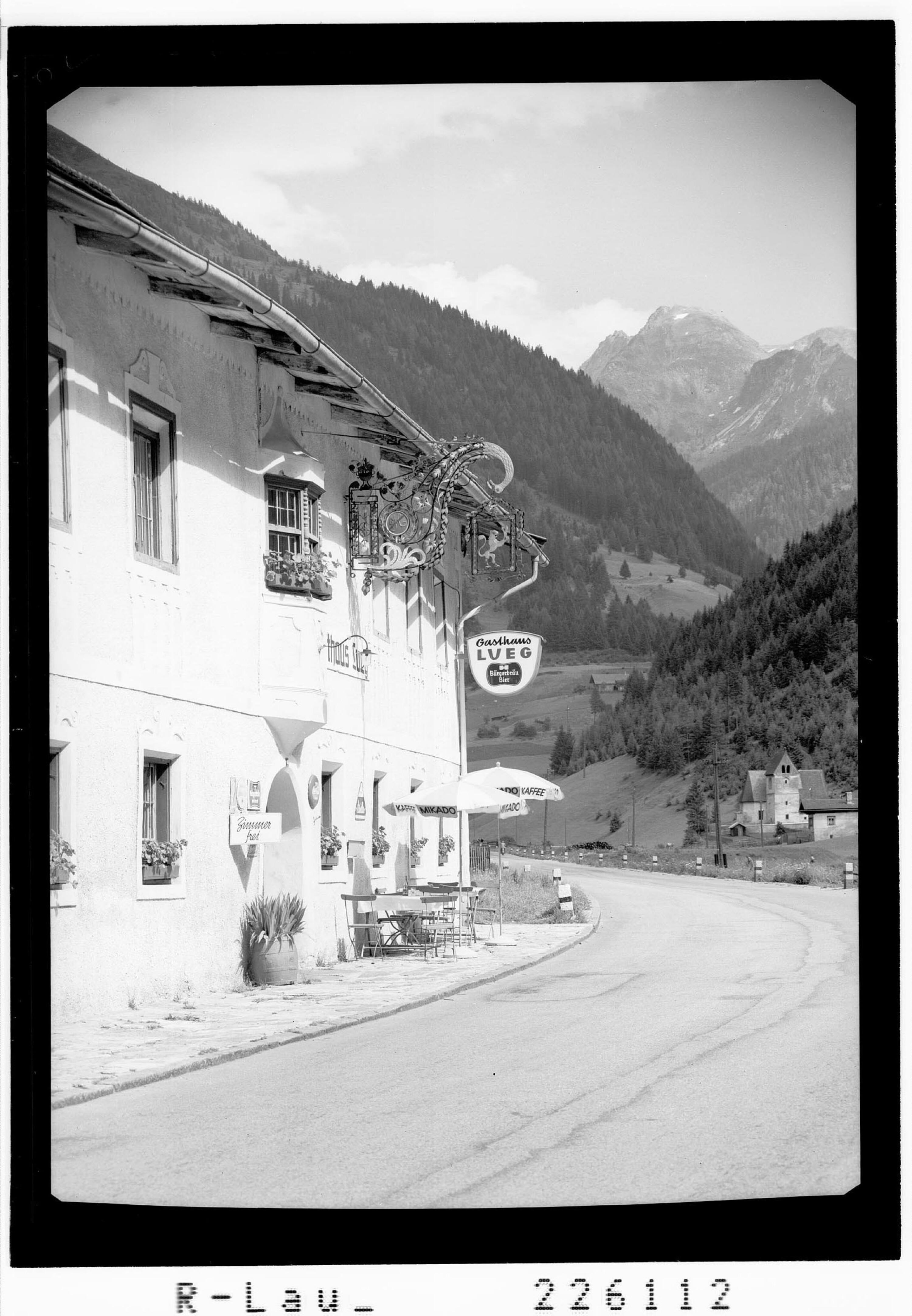 [Gasthaus Lueg bei Gries am Brenner gegen Wildseespitze / Tirol]></div>


    <hr>
    <div class=