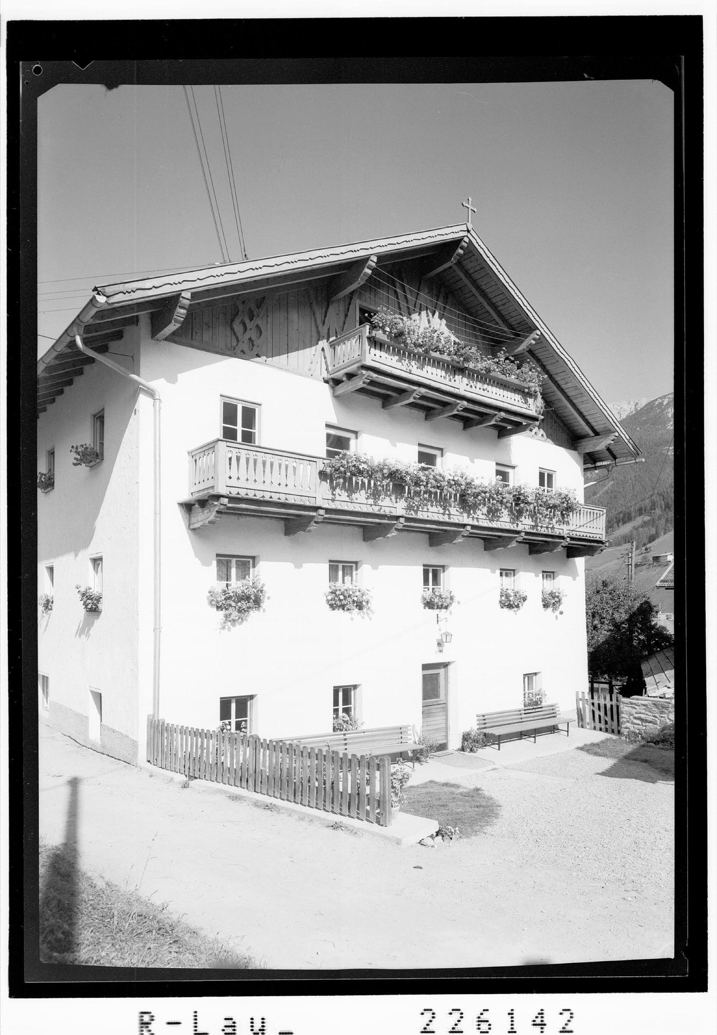 [Fremdenheim Fuchshof in Neustift im Stubaital / Tirol]></div>


    <hr>
    <div class=