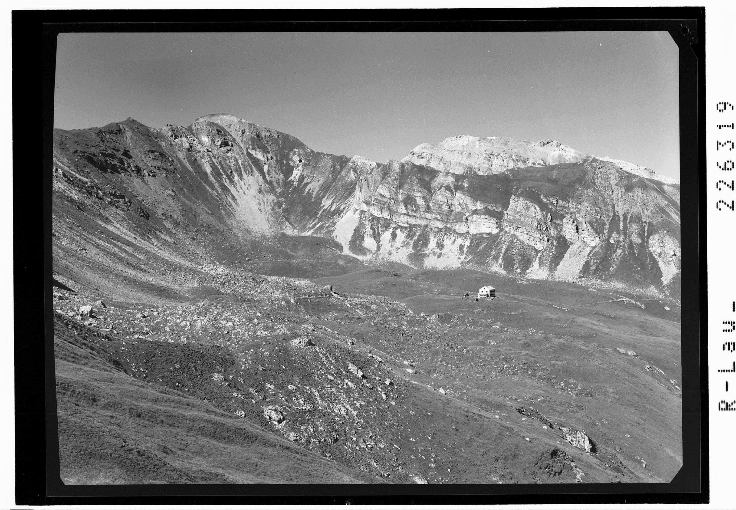 [Padasterjoch Haus gegen Kesselspitze / Tirol]></div>


    <hr>
    <div class=