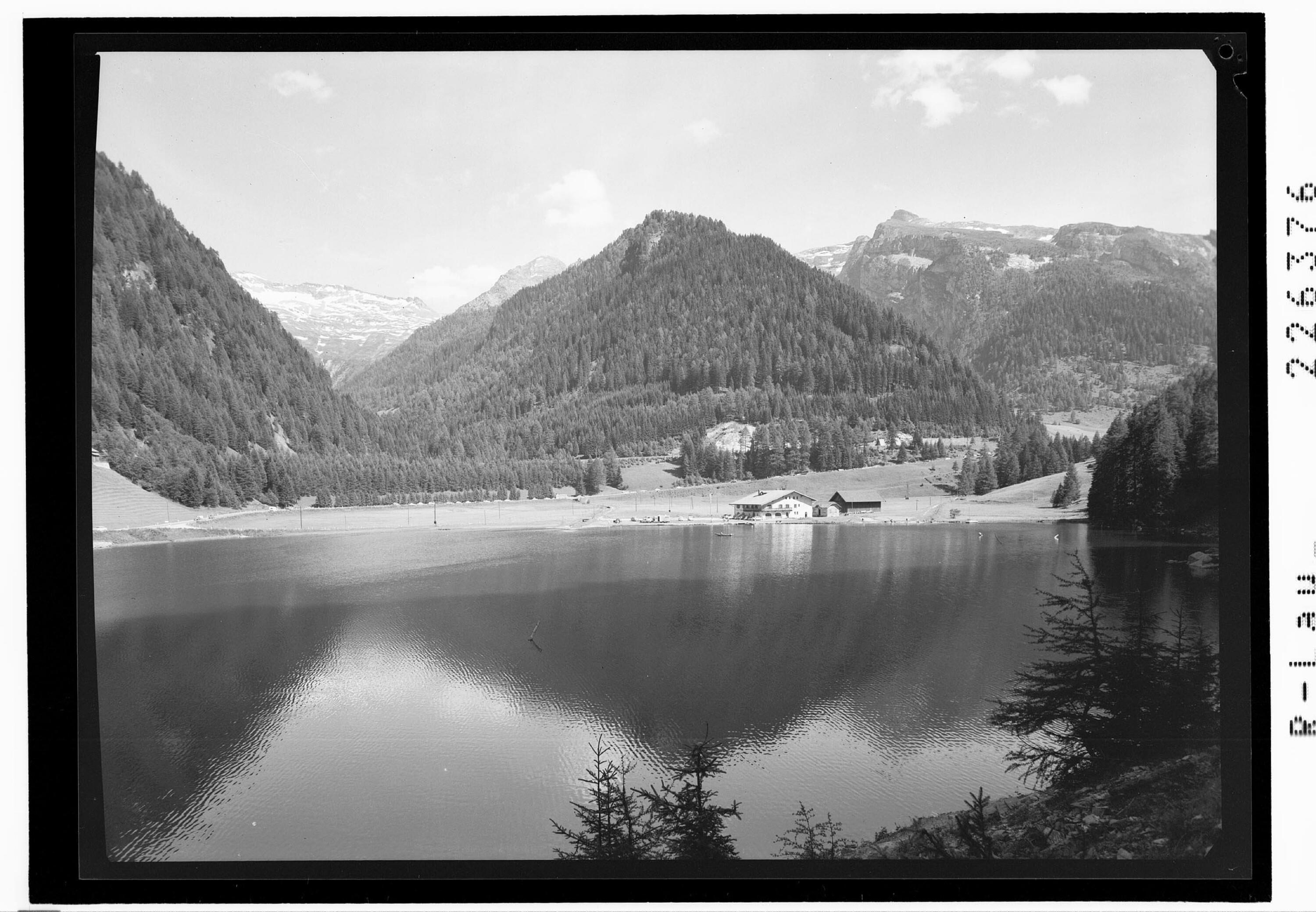 [Brennersee mit Gasthof Seehof gegen Kraxentrager und Wolfendorn / Tirol]></div>


    <hr>
    <div class=