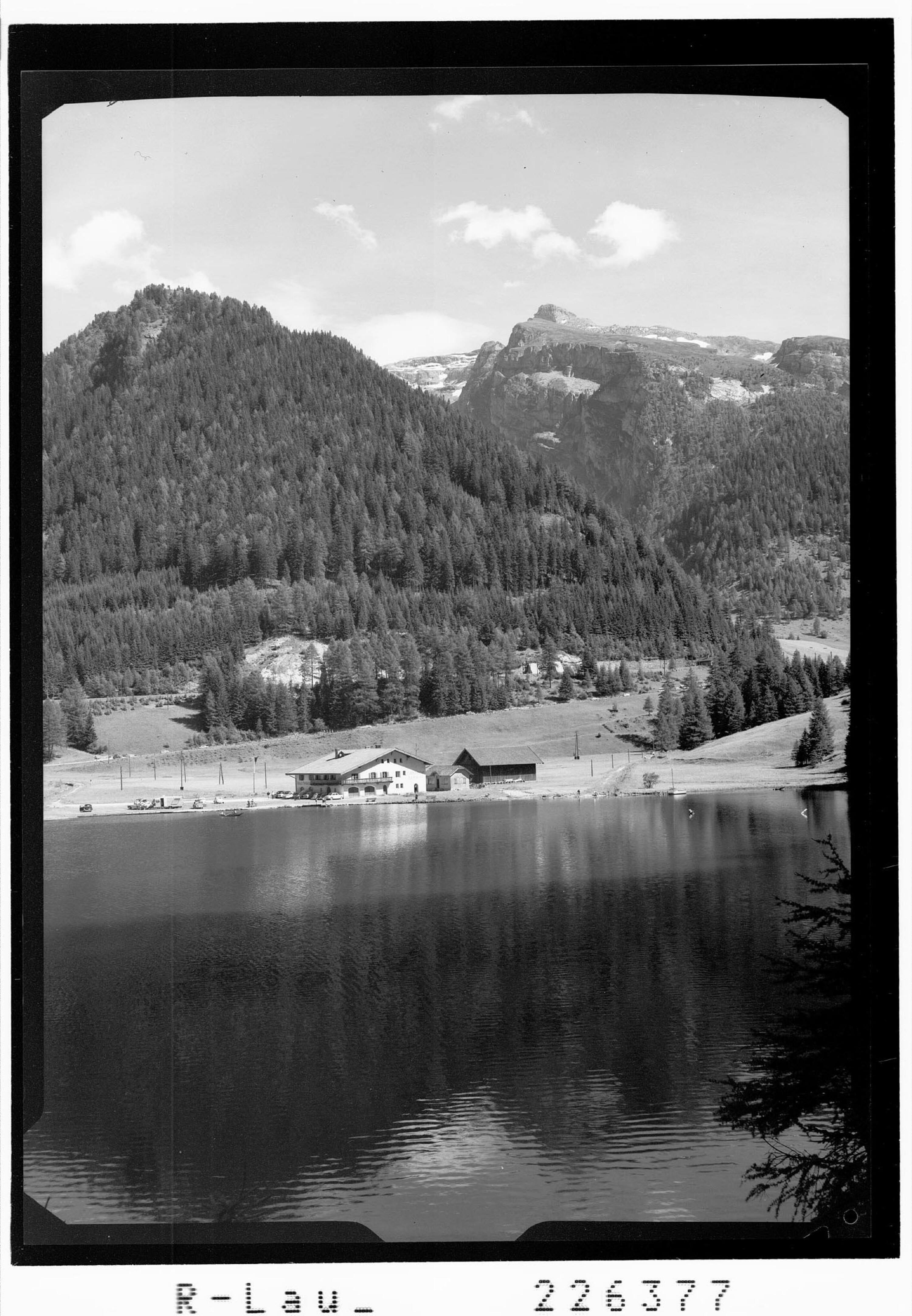[Brennersee mit Gasthof Seehof gegen Wolfendorn / Tirol]></div>


    <hr>
    <div class=