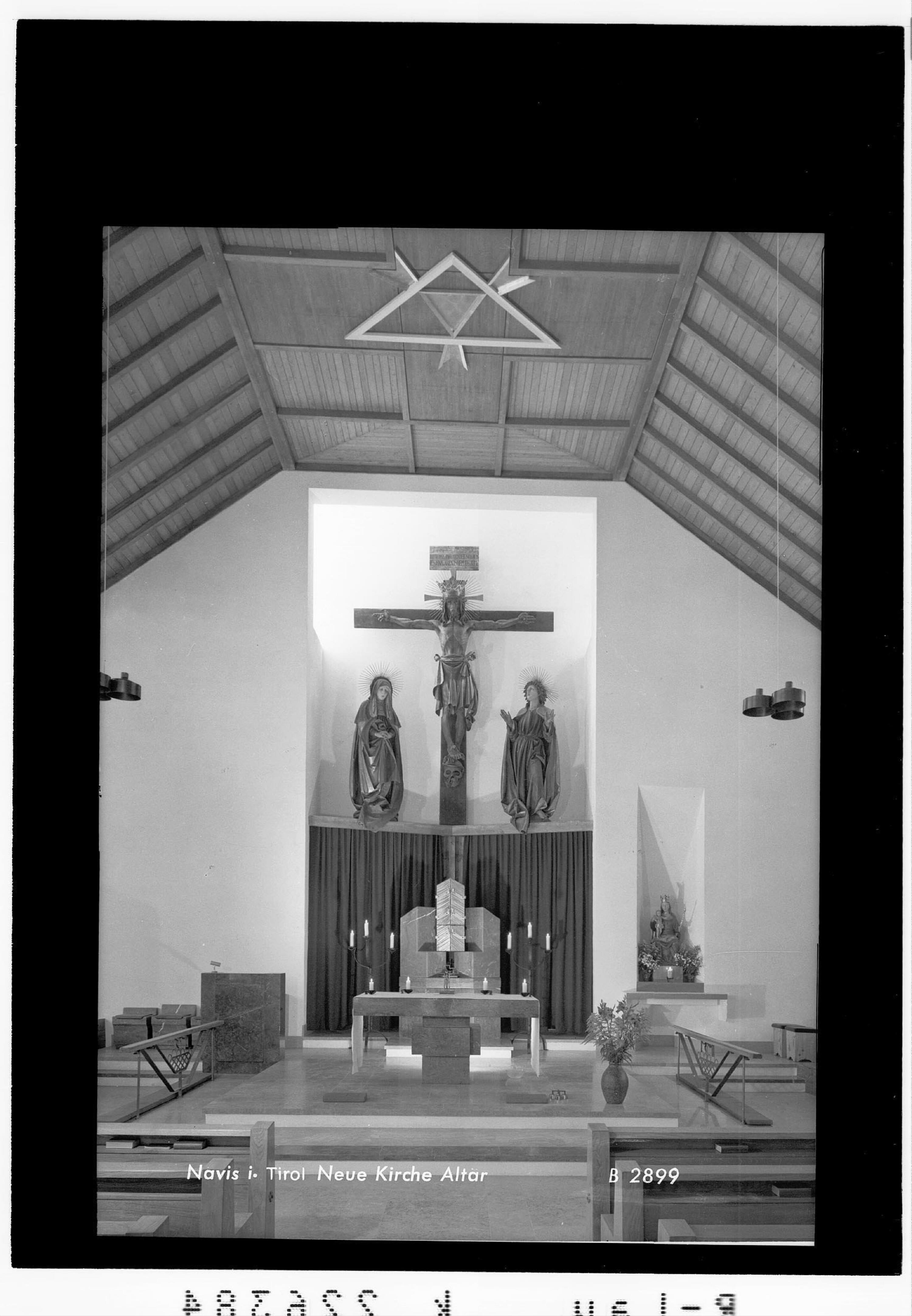 Navis in Tirol / Neue Kirche / Altar></div>


    <hr>
    <div class=