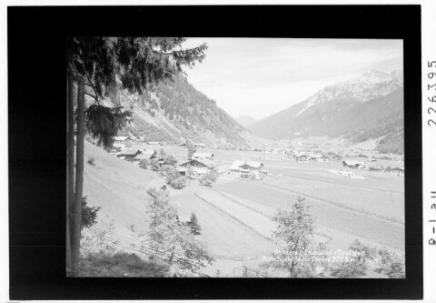 Milders im Stubaital / Tirol gegen Patscherkofel und Serles 2718 m von Wilhelm Stempfle