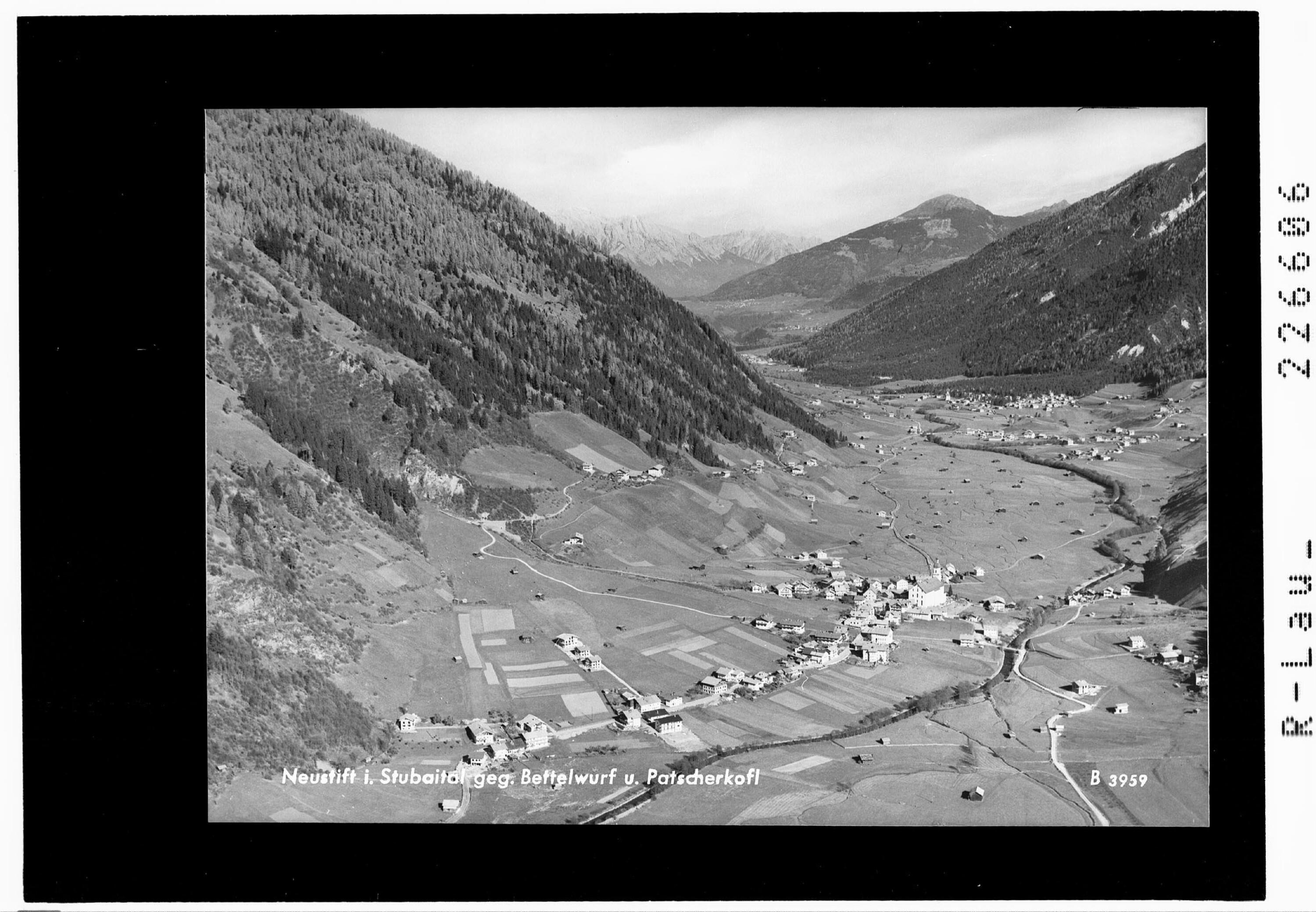 Neustift im Stubaital gegen Bettelwurf und Patscherkofel></div>


    <hr>
    <div class=