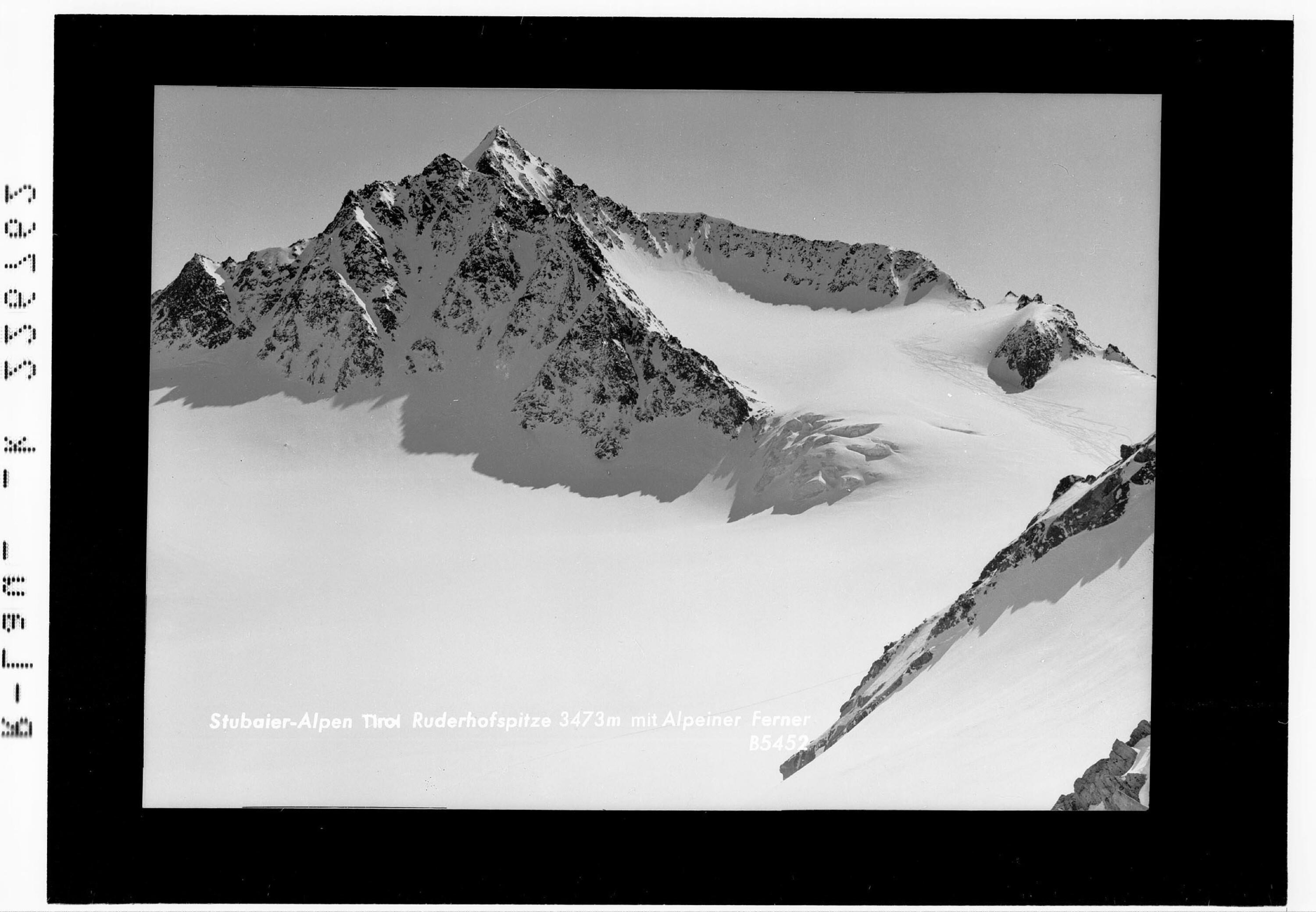 Stubaier Alpen / Tirol / Ruderhofspitze 3473 m mit Alpeiner Ferner></div>


    <hr>
    <div class=