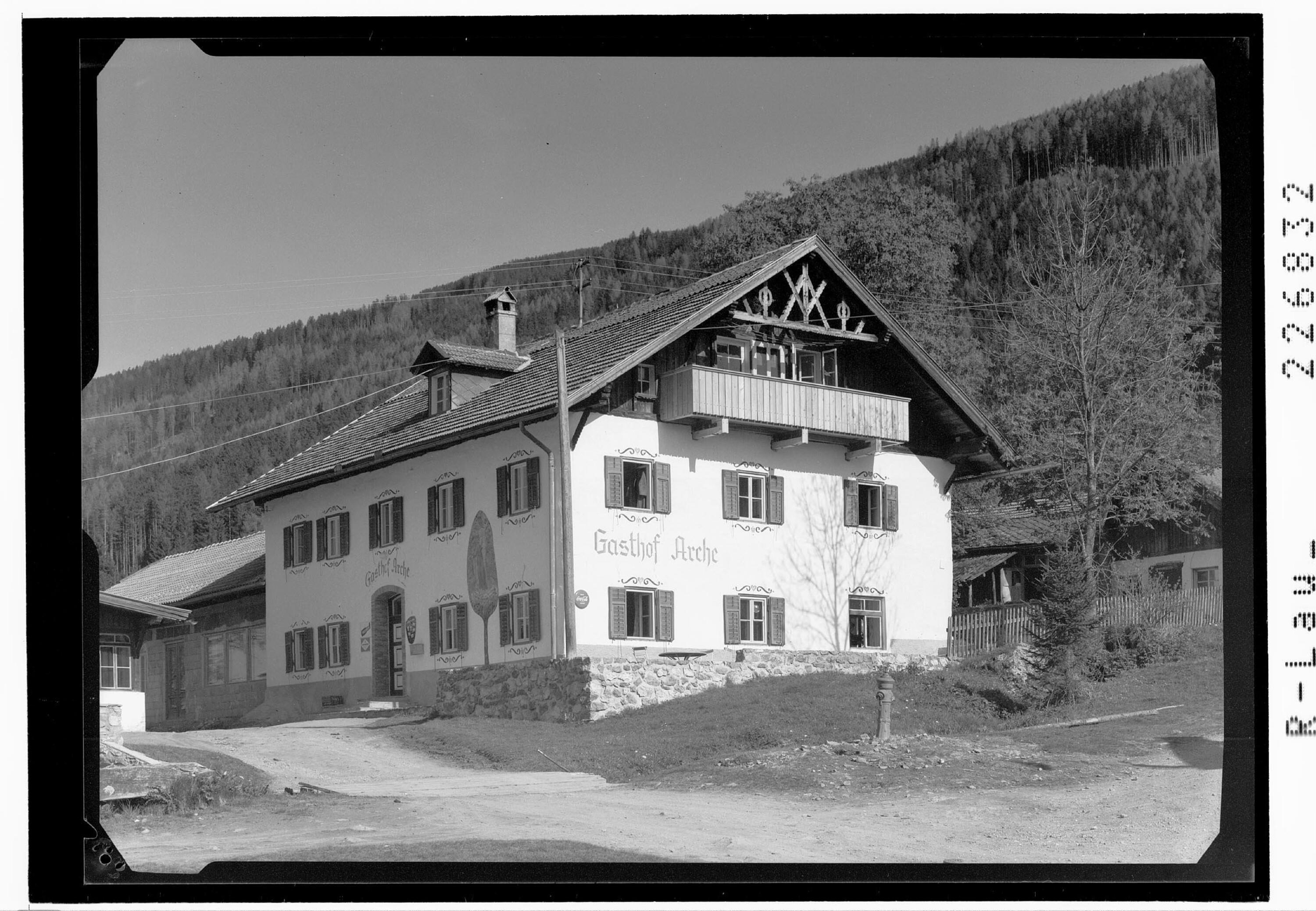 [Rinn ob Hall in Tirol / Gasthof Arche]></div>


    <hr>
    <div class=