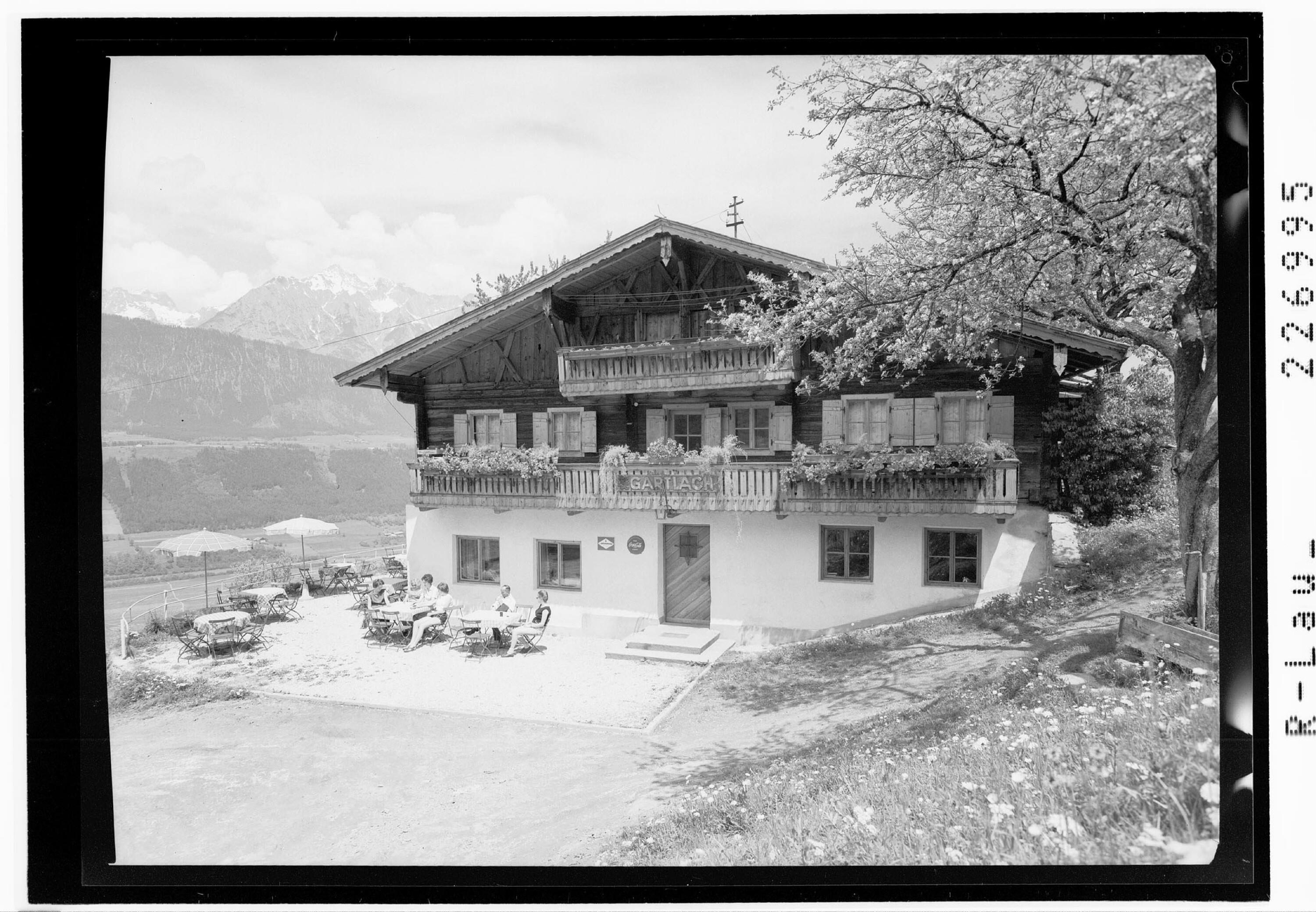 [Gasthaus Gartlach ob Wattens im Unterinntal gegen Hochnisslspitze / Tirol]></div>


    <hr>
    <div class=
