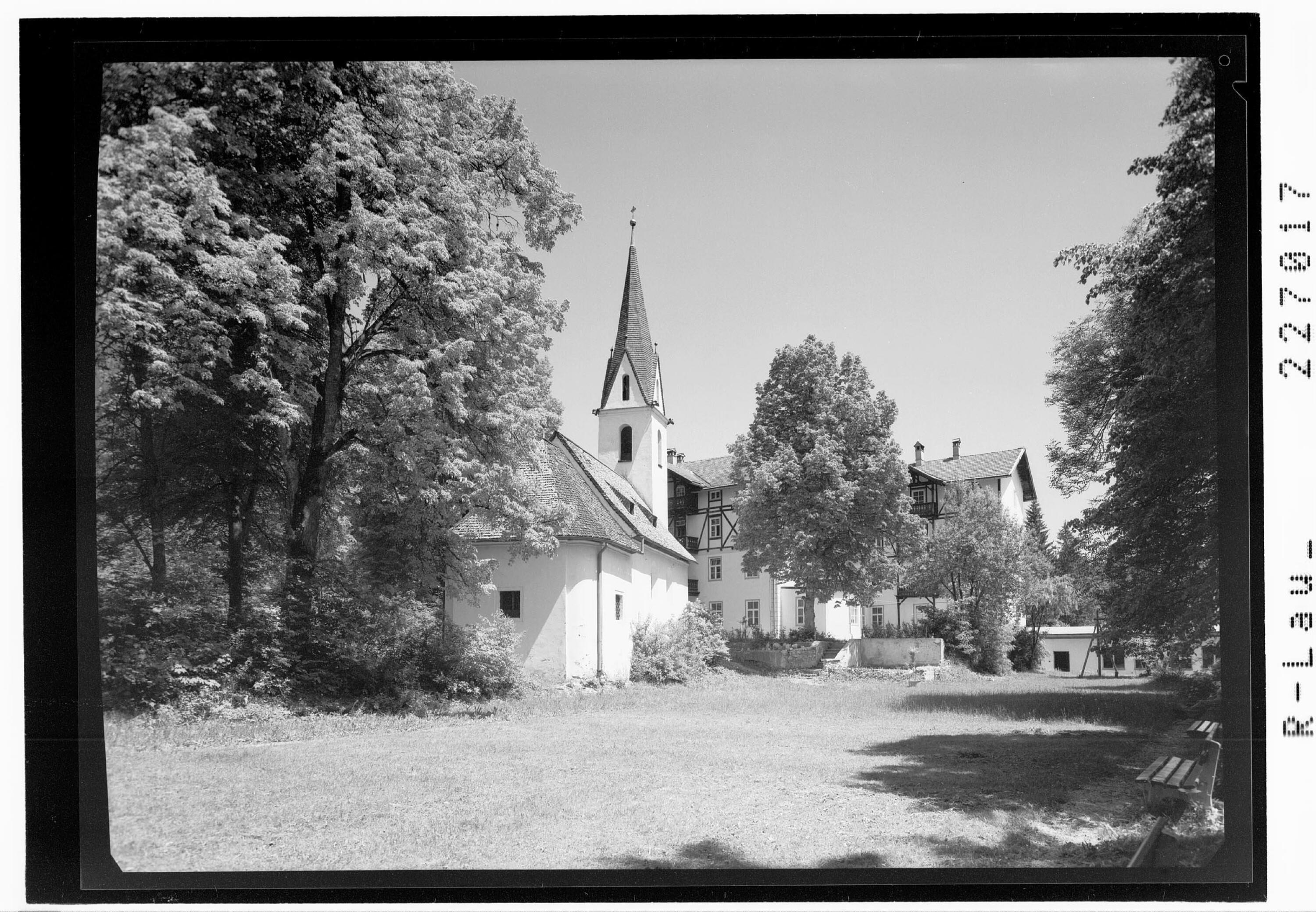 [Kapelle und Gasthof Wiesenhof in Gnadenwald / Tirol]></div>


    <hr>
    <div class=