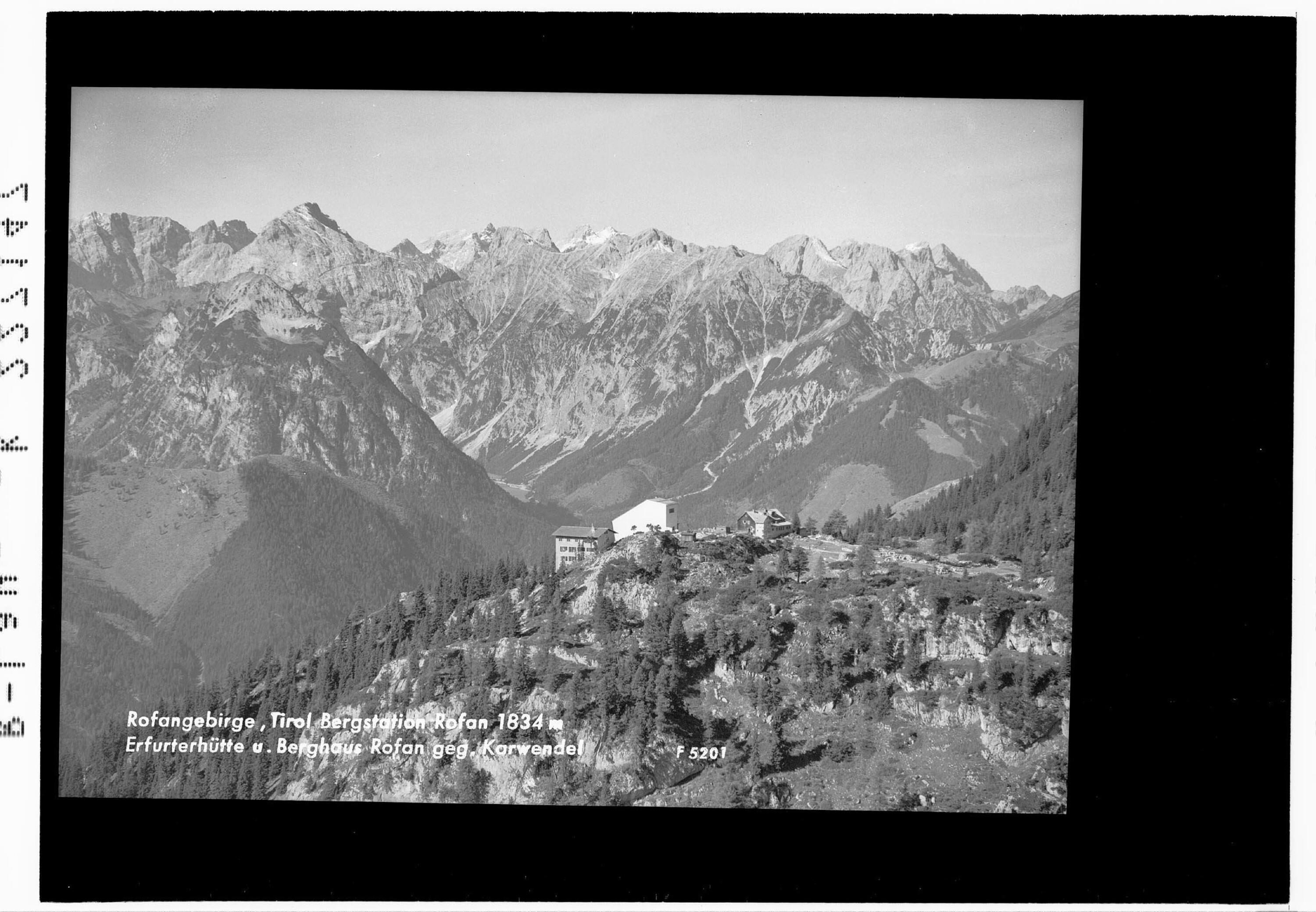 Rofangebirge / Tirol / Bergstation Rofan 1834 m - Erfurterhütte und Berghaus Rofan gegen Karwendel></div>


    <hr>
    <div class=