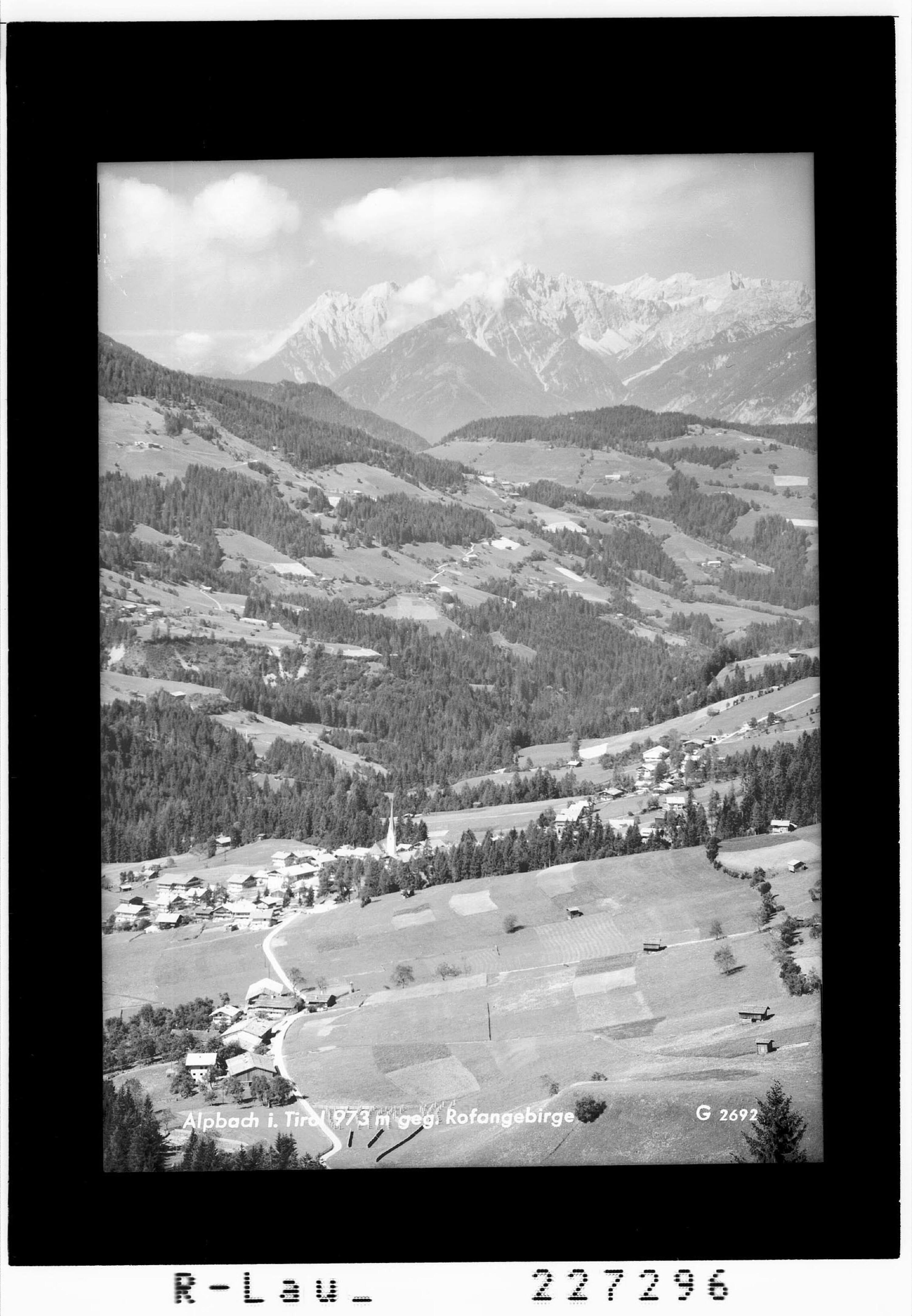 Alpbach in Tirol 973 m gegen Rofangruppe></div>


    <hr>
    <div class=