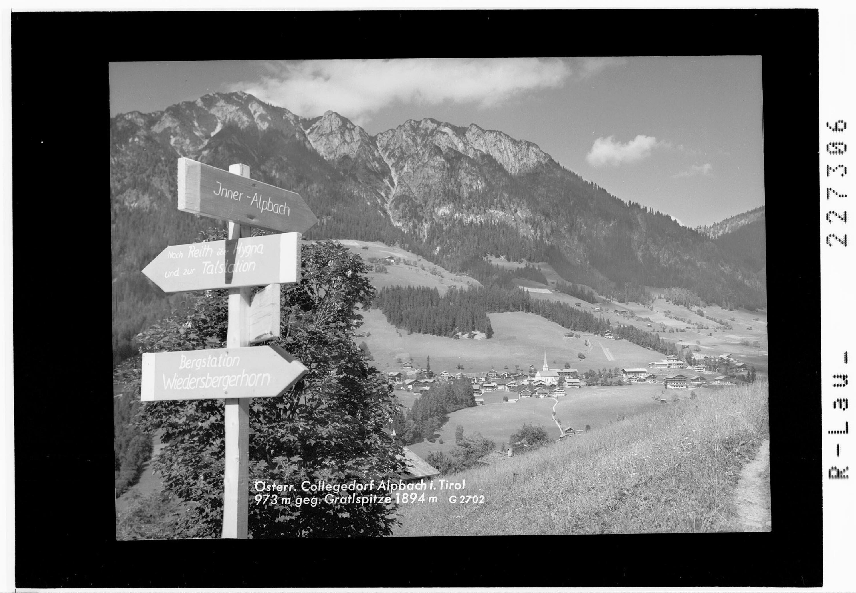 Österr. Collegedorf Alpbach in Tirol 973 m gegen Gratlspitze 1894 m></div>


    <hr>
    <div class=