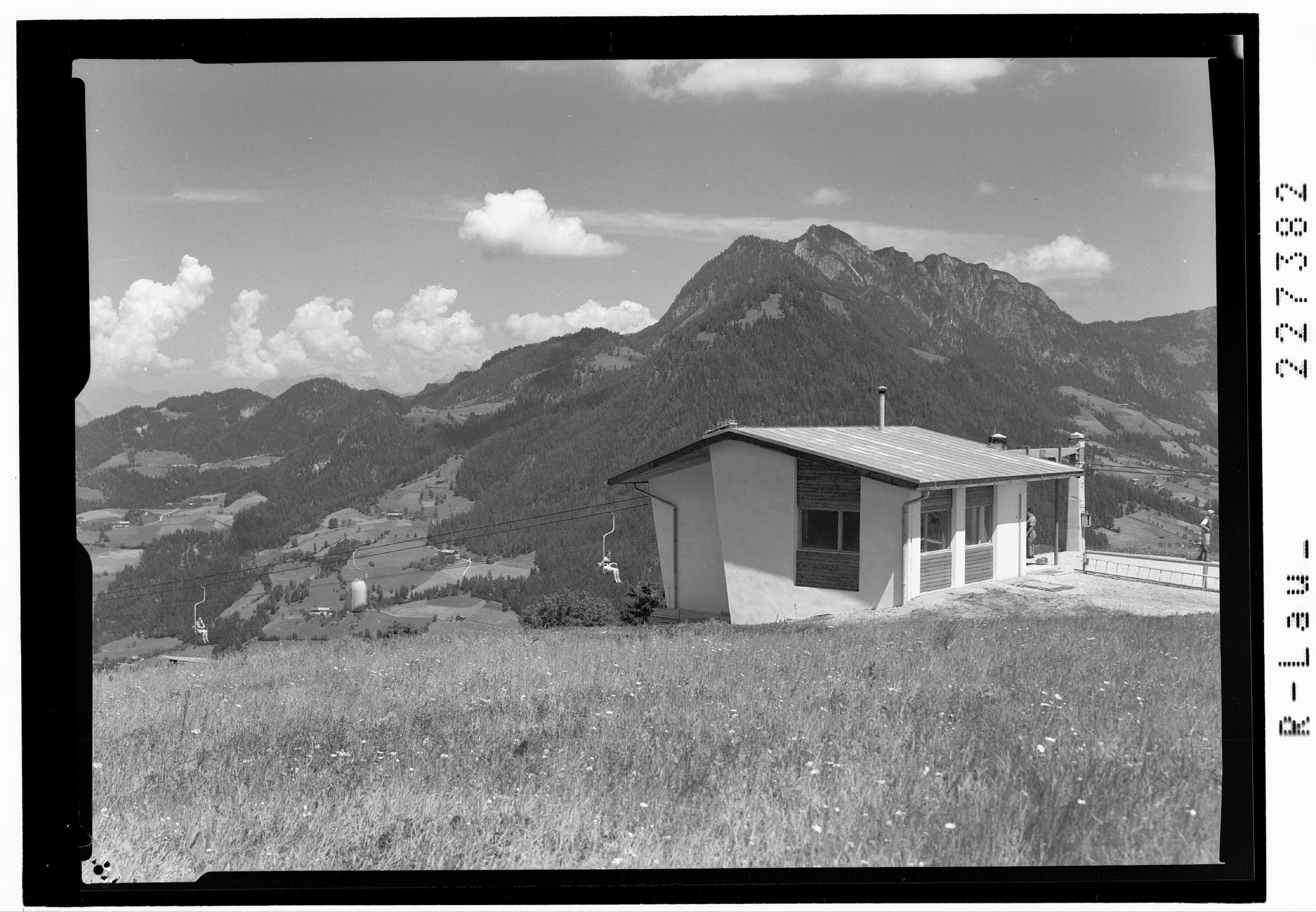 [Reith im Alpbachtal / Bergstation der Reitherkogelbahn gegen Gratlspitze / Tirol]></div>


    <hr>
    <div class=