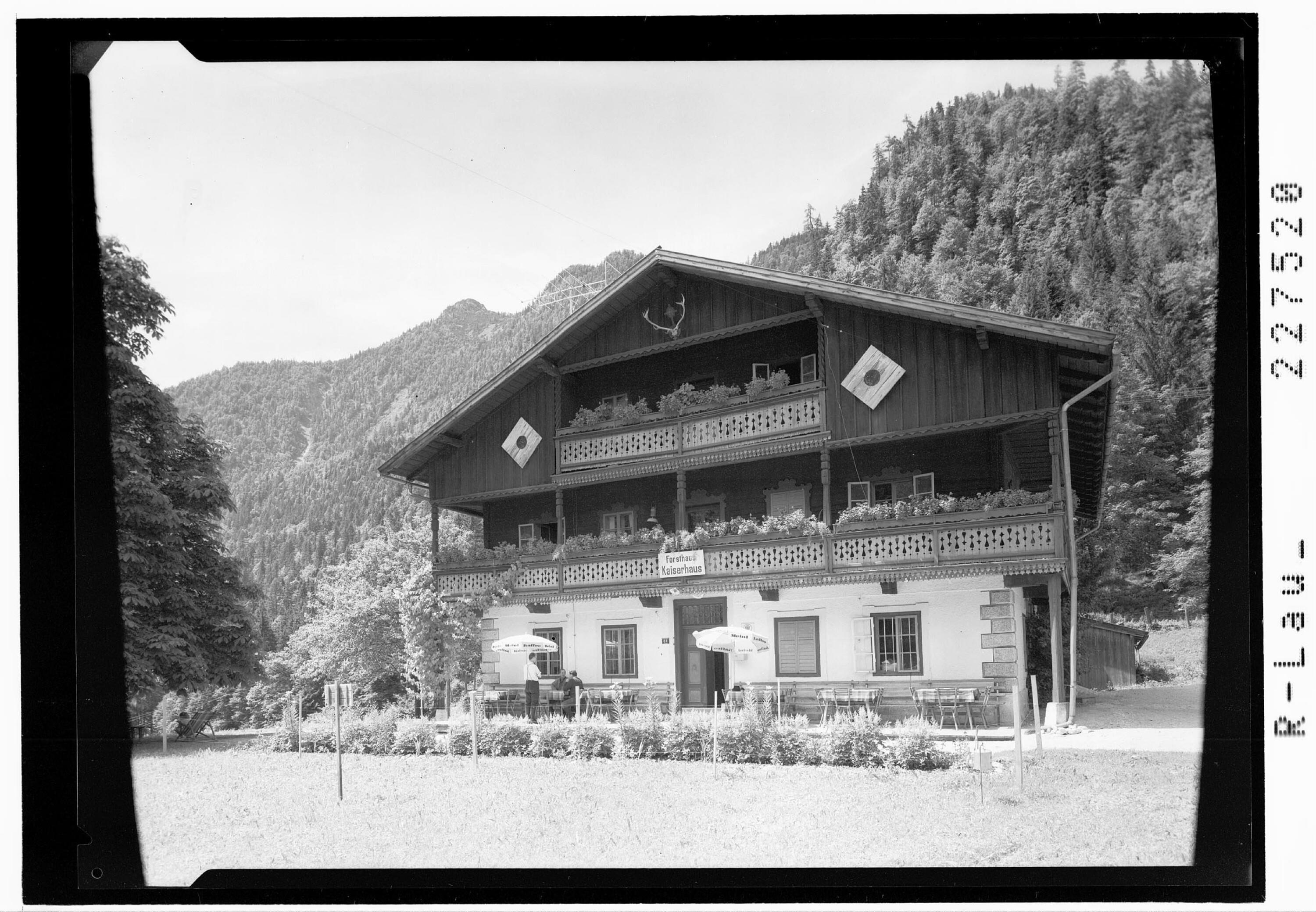 [Fortshaus Kaiserhaus im Btrandenbergertal / Tirol]></div>


    <hr>
    <div class=
