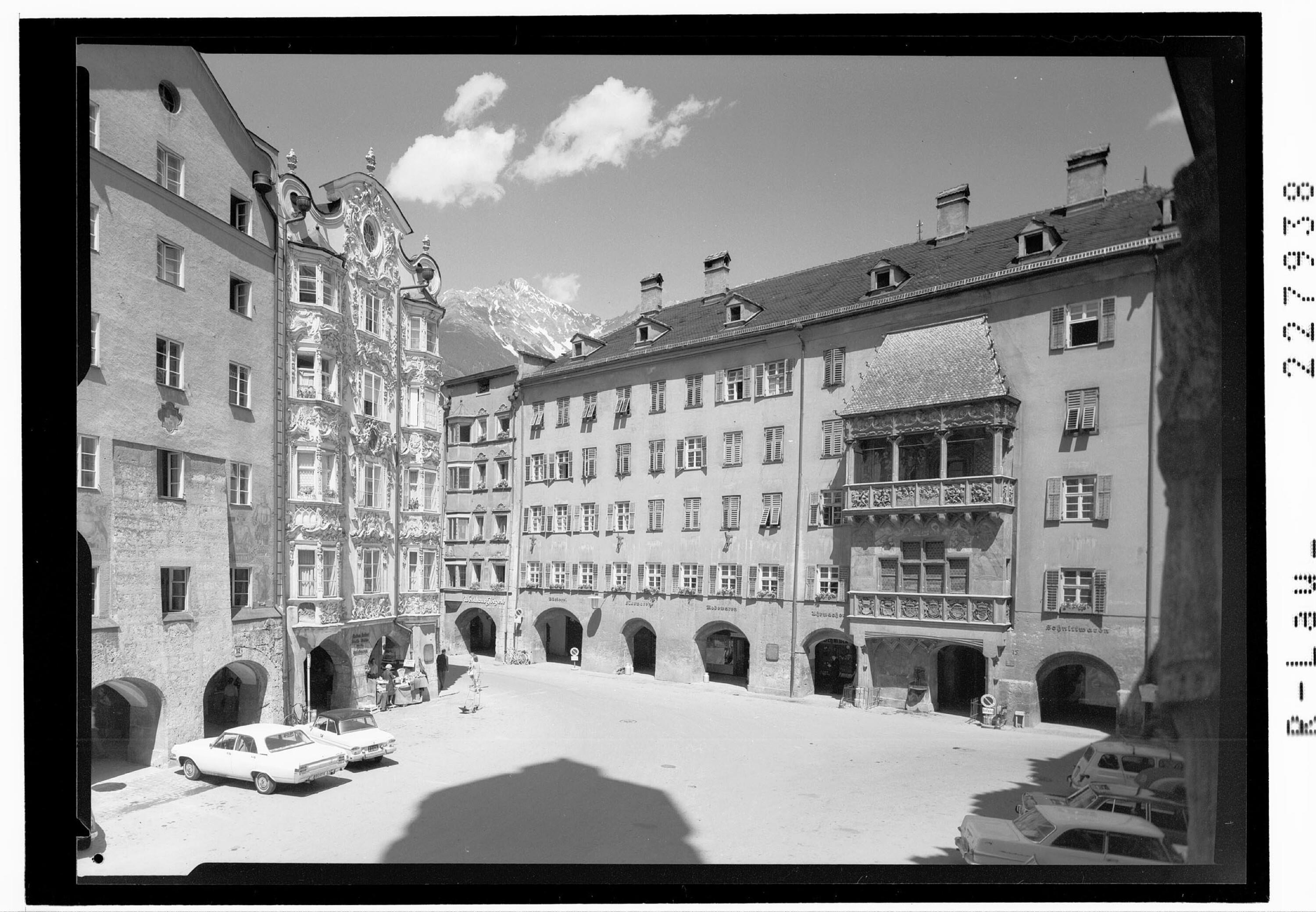 [Innsbruck - Altstadt mit Helbinghaus und Goldenem Dachl gegen Brandjoch / Tirol]></div>


    <hr>
    <div class=