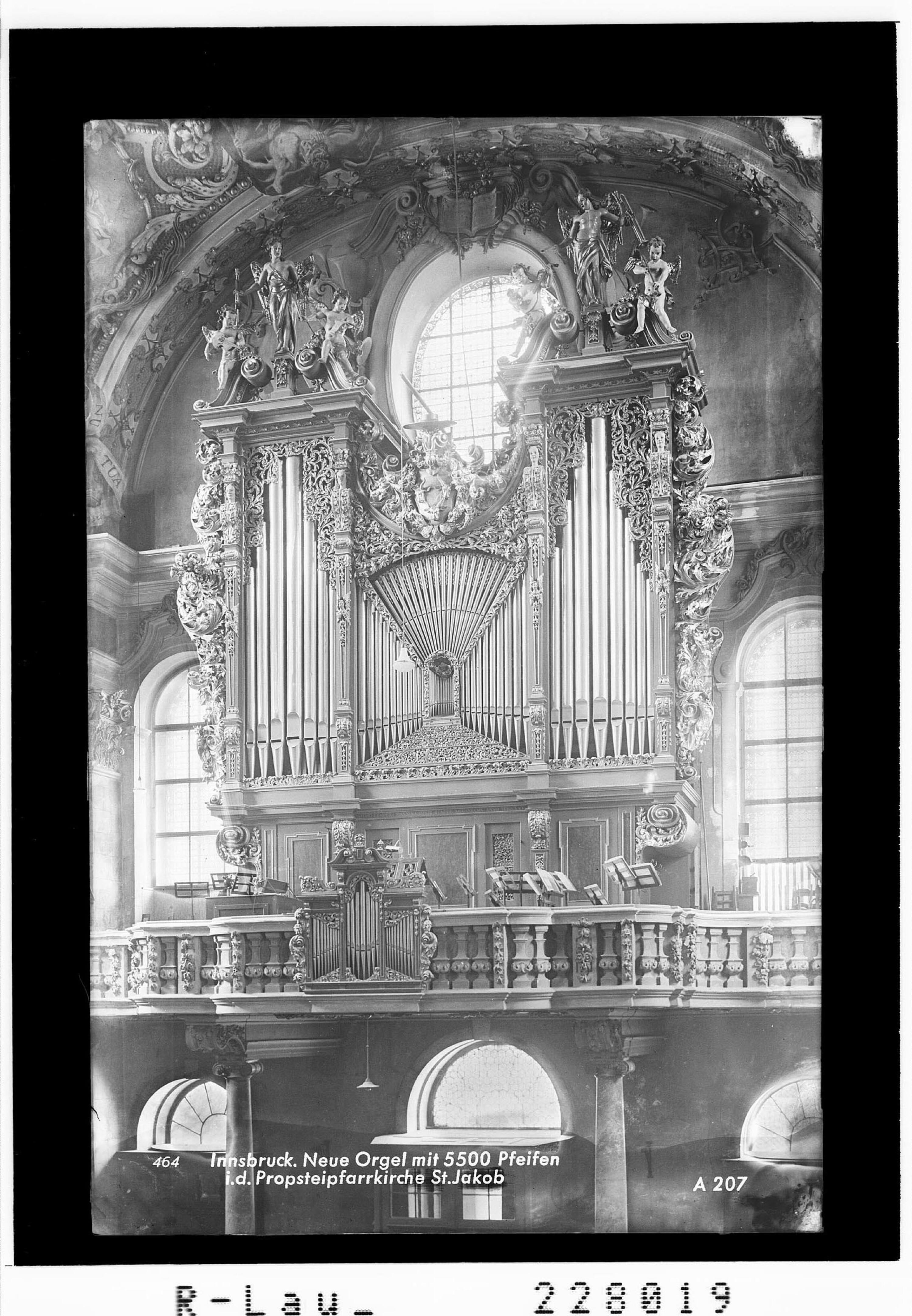 Innsbruck / Neue Orgel mit 5500 Pfeifen in der Propsteipfarrkirche St. Jakob></div>


    <hr>
    <div class=