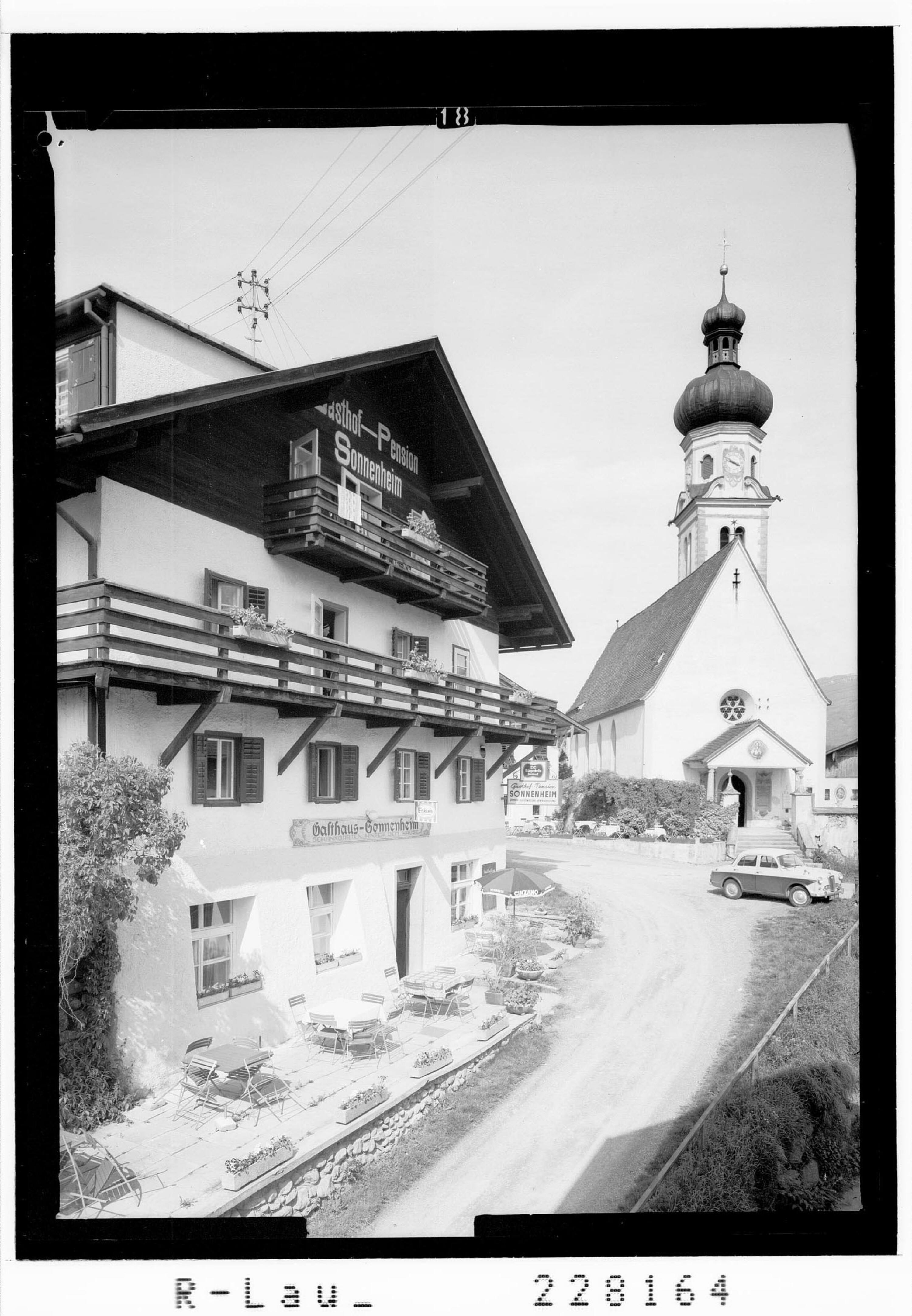 [Gasthof Sonnenheim und Pfarrkirche in Natters bei Innsbruck]></div>


    <hr>
    <div class=