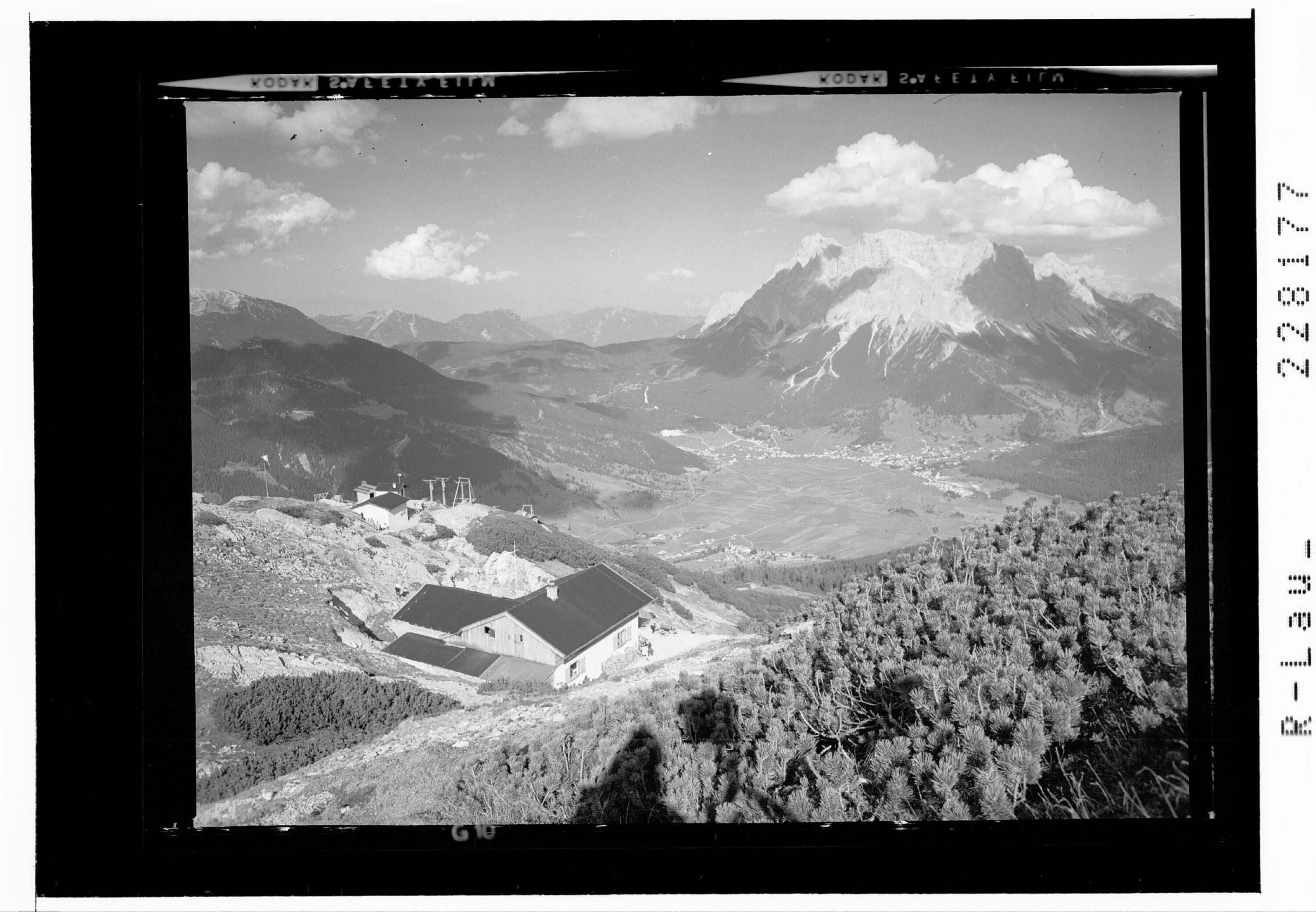 [Grubigsteinhütte mit Blick auf Lermoos - Ehrwald und Zugspitze / Tirol]></div>


    <hr>
    <div class=