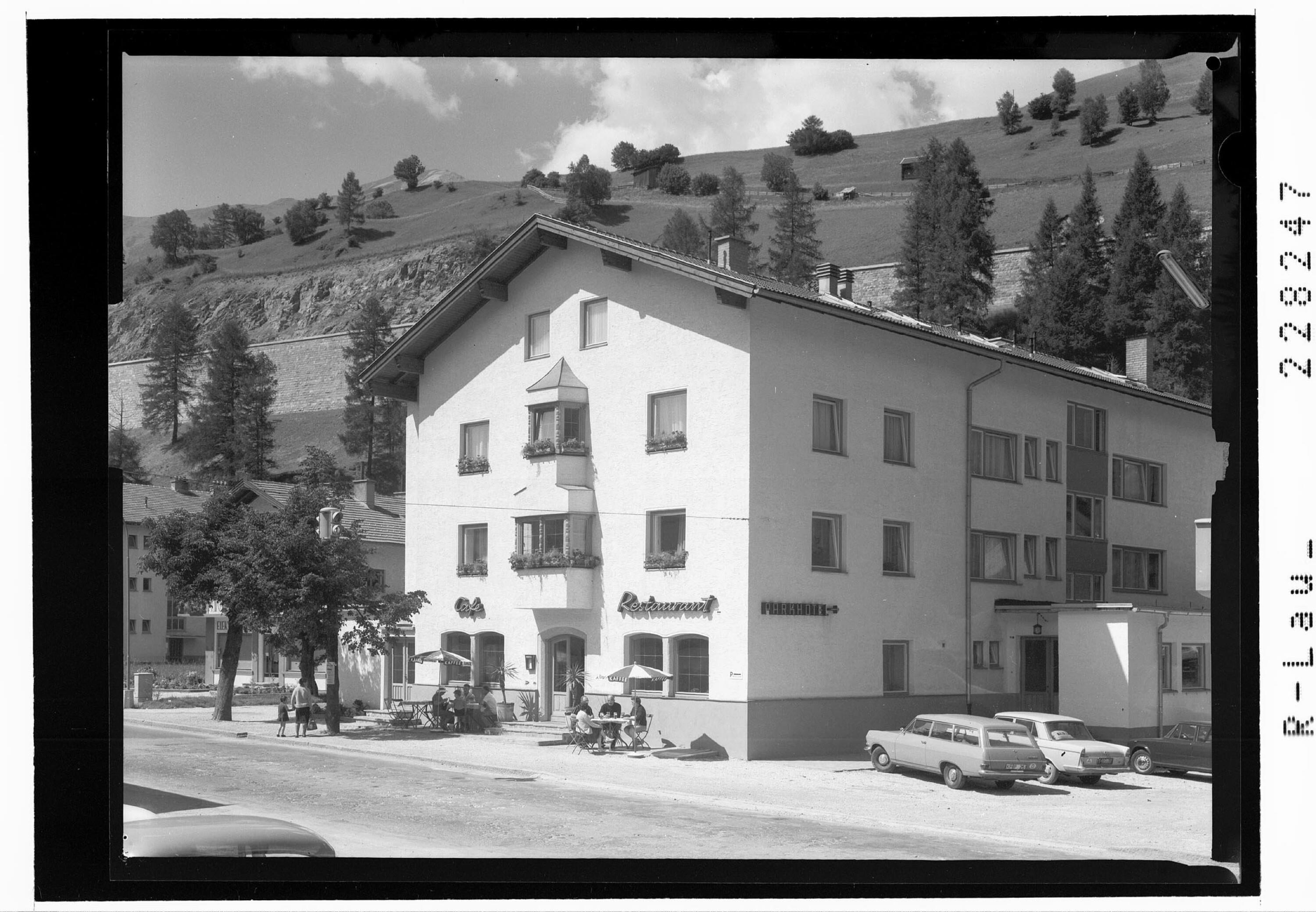 [Parkhotel in Matrei am Brenner / Tirol]></div>


    <hr>
    <div class=