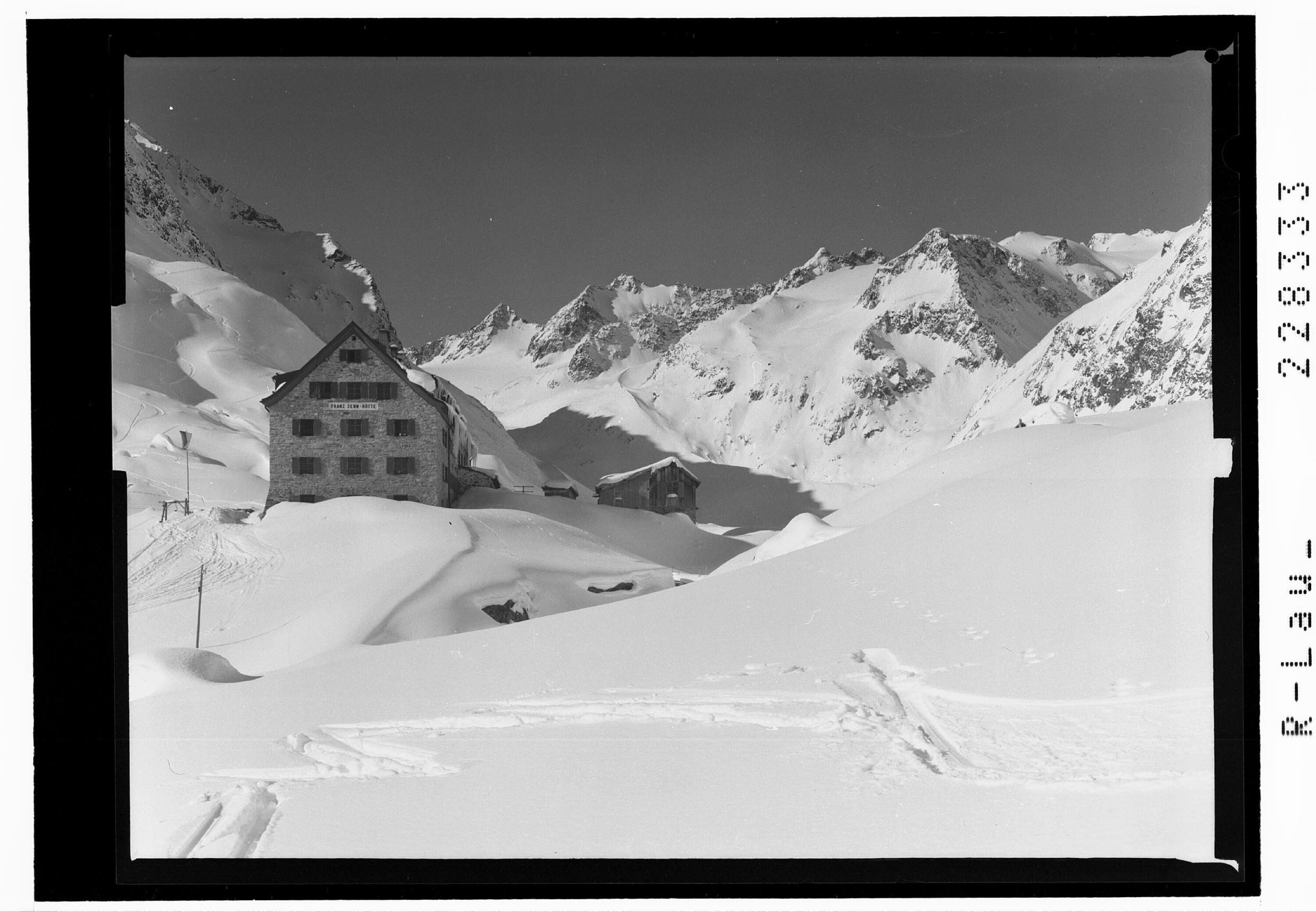 [Franz Senn Hütte gegen Alpeinerkamm mit Schrandele / Tirol]></div>


    <hr>
    <div class=