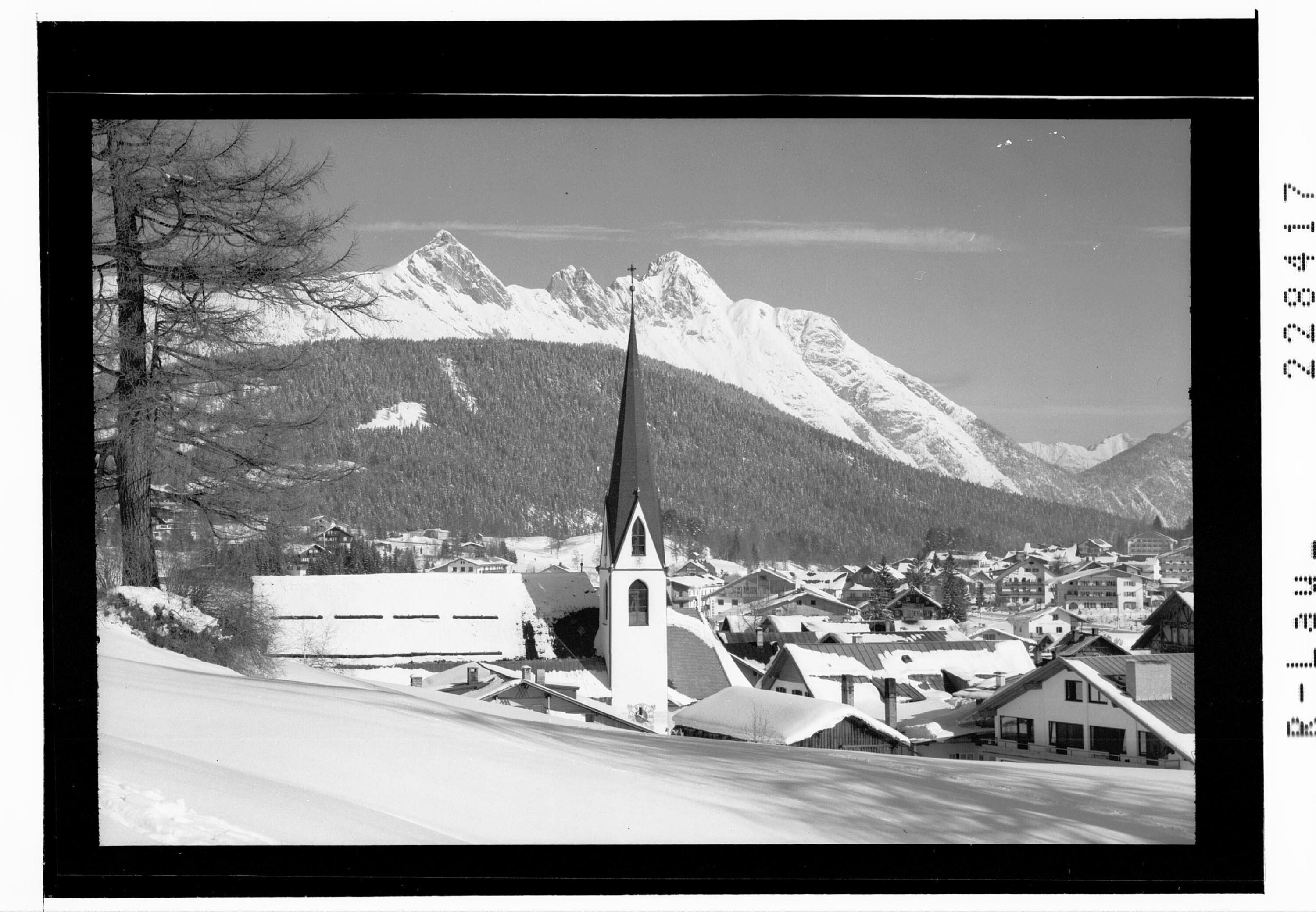 [Seefeld in Tirol gegen Arnspitzen]></div>


    <hr>
    <div class=