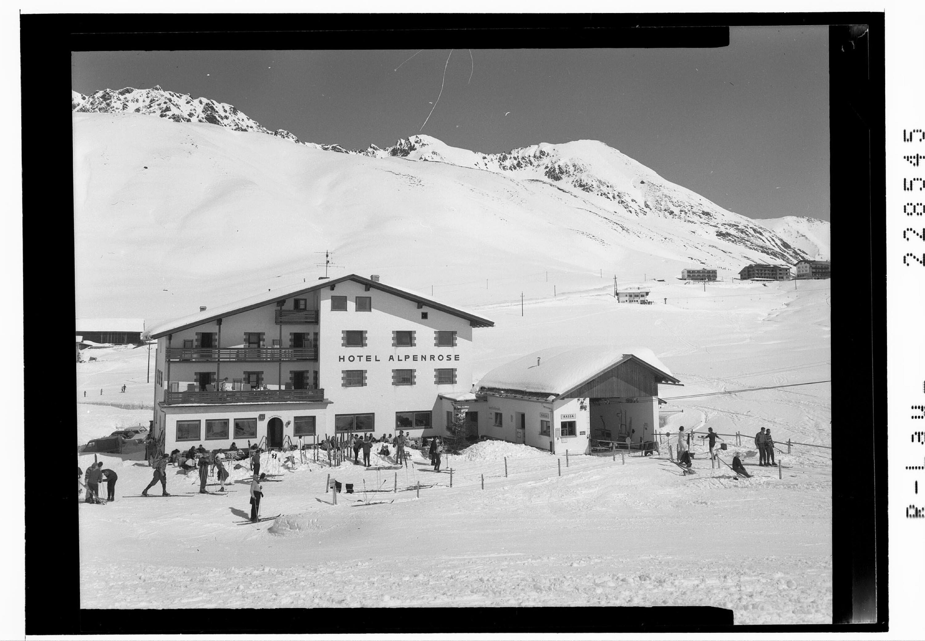 [Hotel Alpenrose im Kühtai gegen Irzwände - Hochalter und Mugkogel / Tirol]></div>


    <hr>
    <div class=