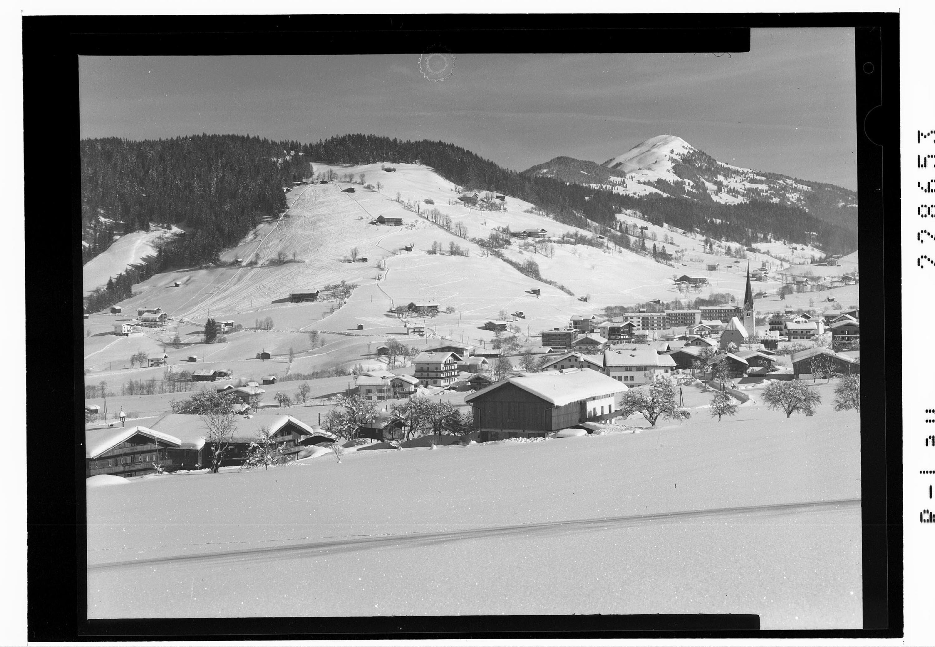 [Niederau in der Wildschönau gegen Hohe Salve / Tirol]></div>


    <hr>
    <div class=