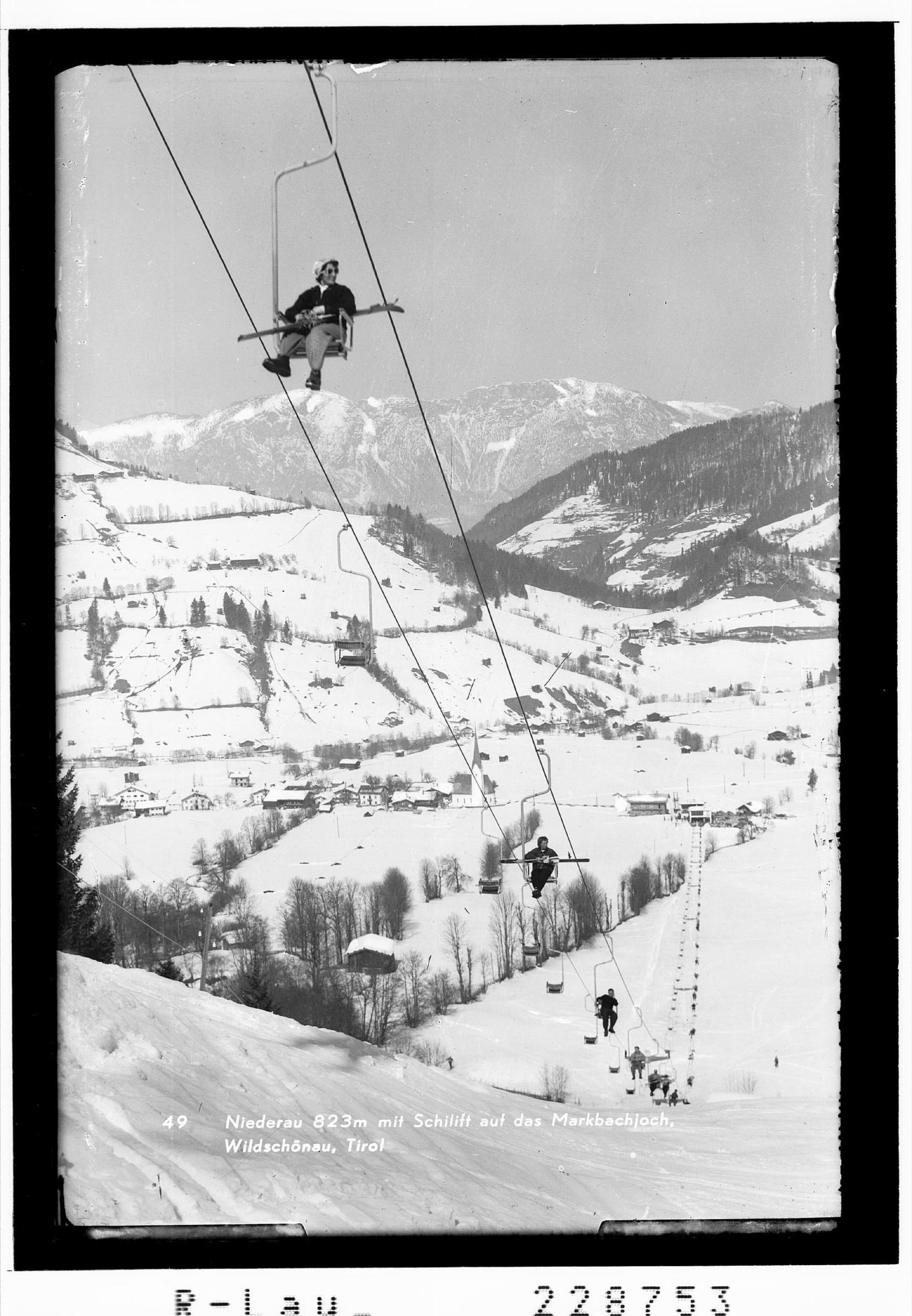 Niederau 823 m mit Skilift auf das Markbachjoch / Wildschönau / Tirol></div>


    <hr>
    <div class=