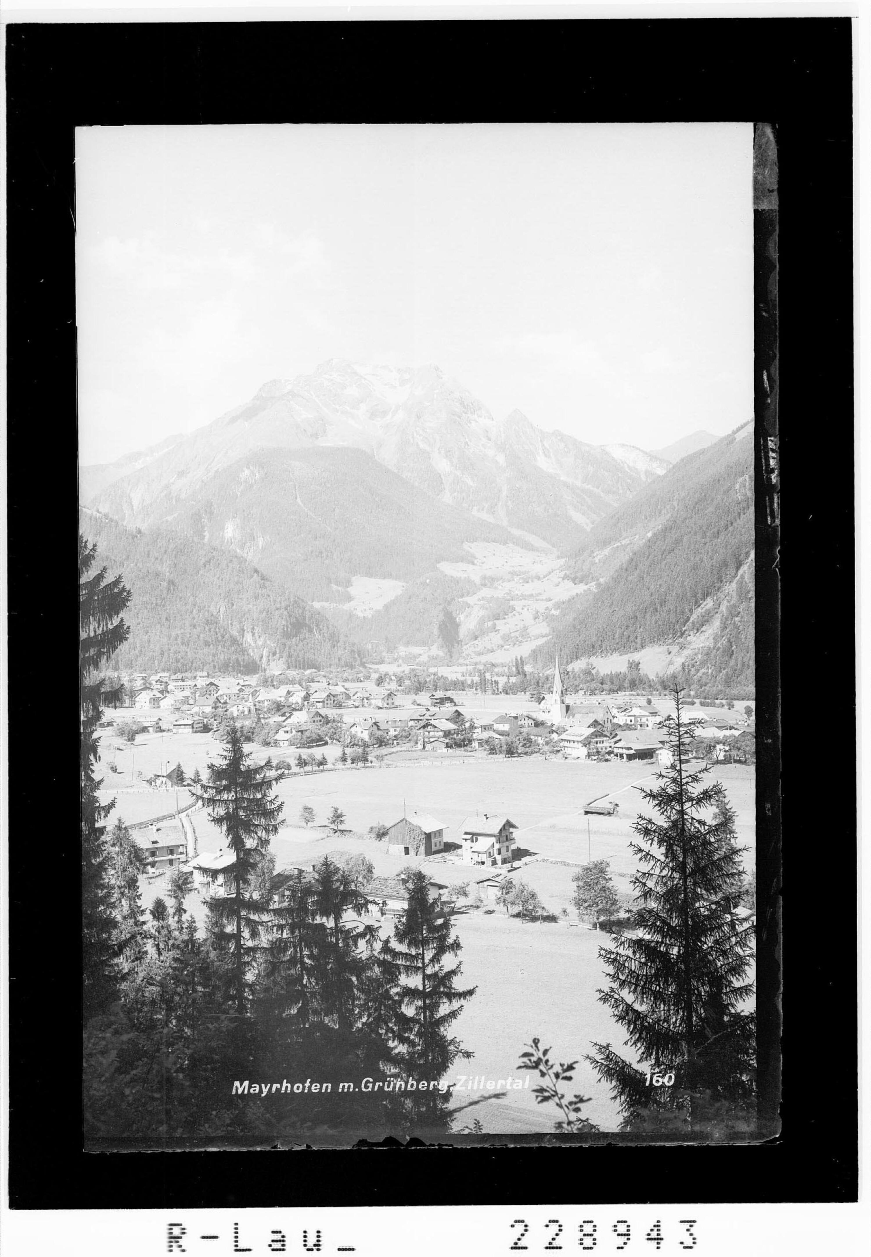 Mayrhofen mit Grünberg / Zillertal></div>


    <hr>
    <div class=