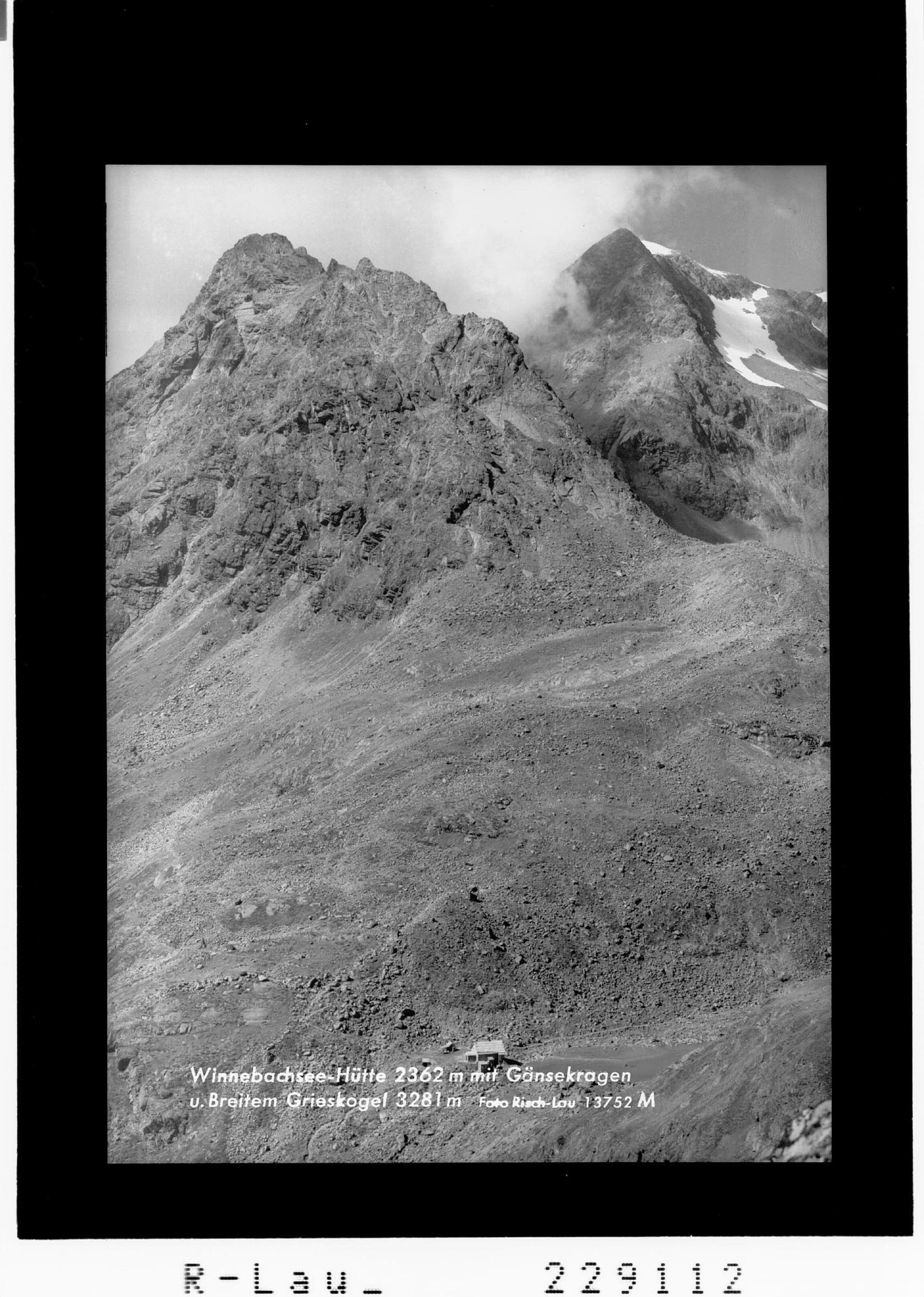 Winnebachsee Hütte 2362 m mit Gänsekragen und Breitem Grieskogel 3281 m></div>


    <hr>
    <div class=