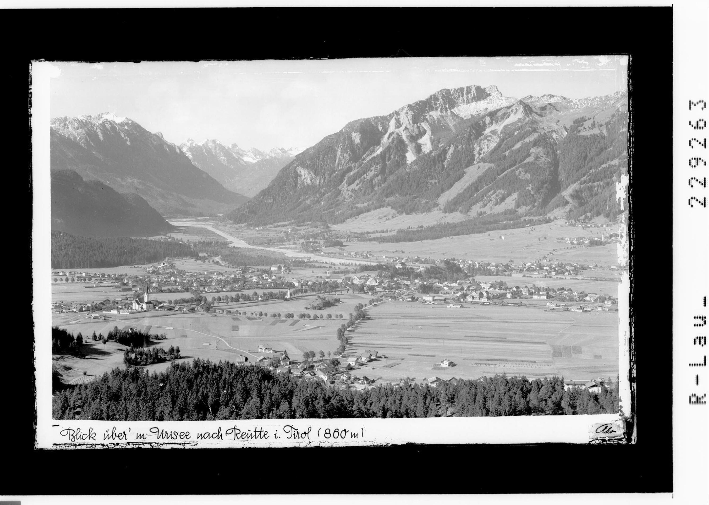Blick über den Urisee nach Reutte in Tirol 860 m></div>


    <hr>
    <div class=