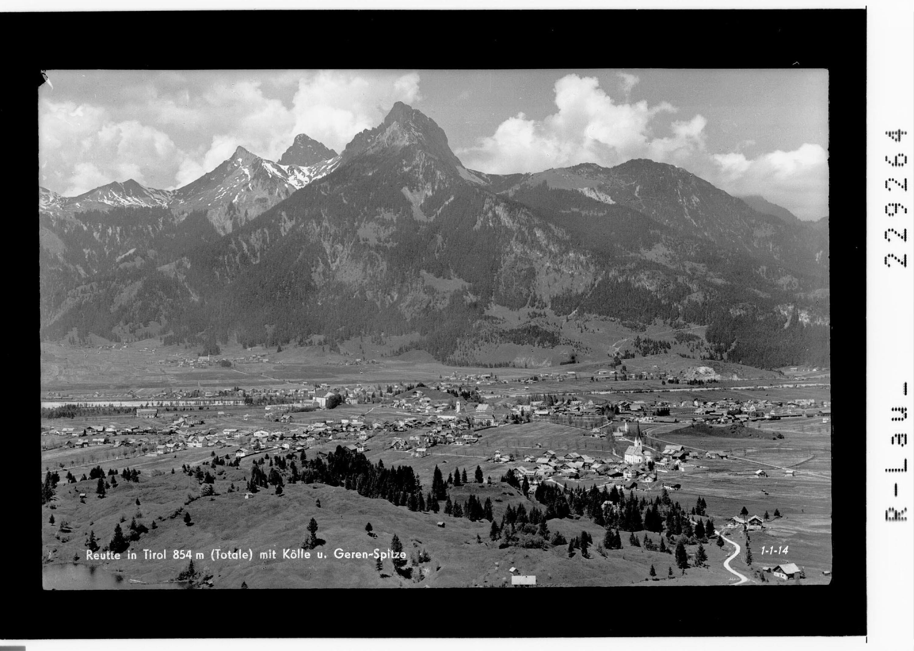 Reutte in Tirol 854 m mit Kölle- und Gehren Spitze></div>


    <hr>
    <div class=