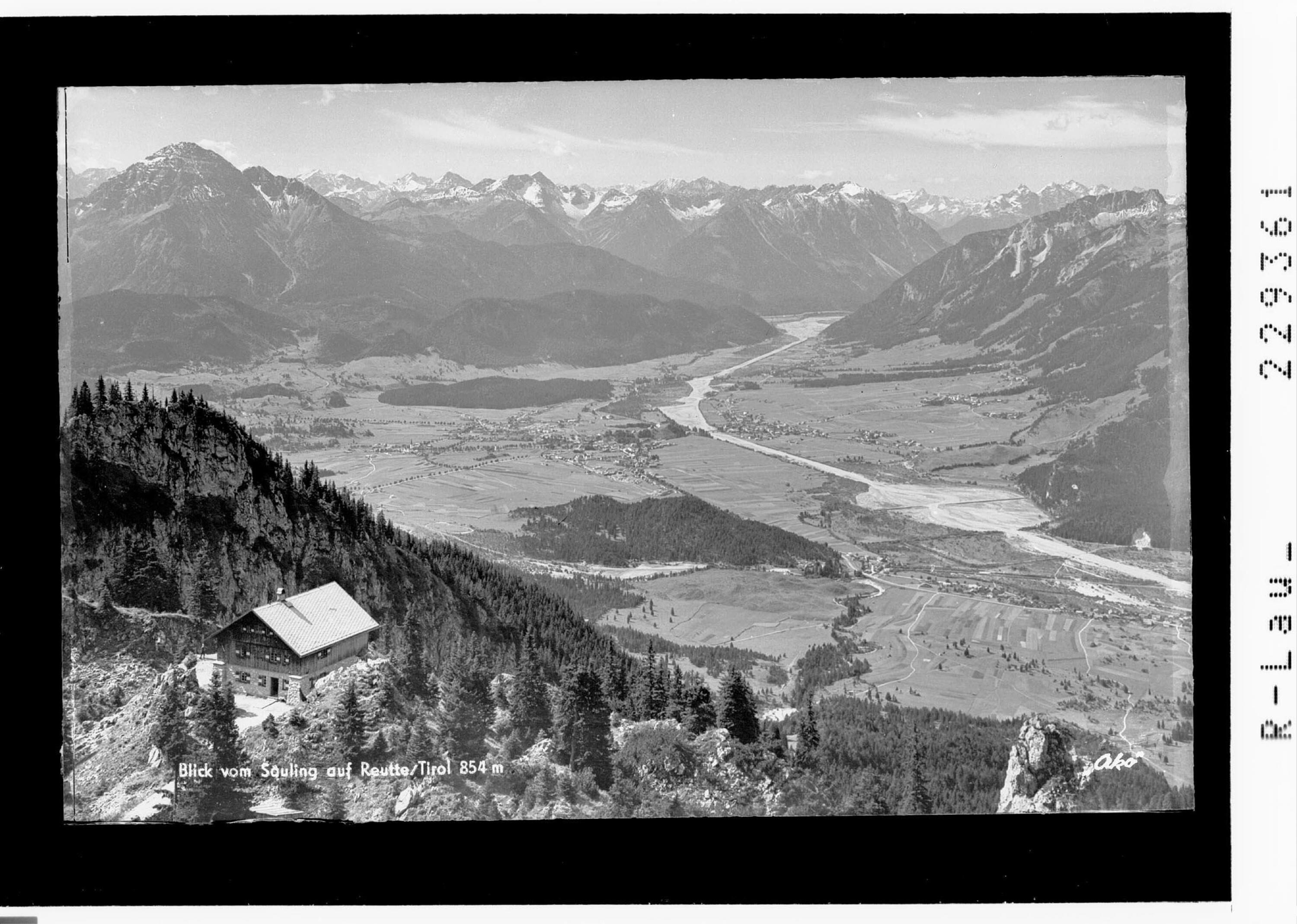 Blick vom Säuling auf Reutte / Tirol 854 m></div>


    <hr>
    <div class=