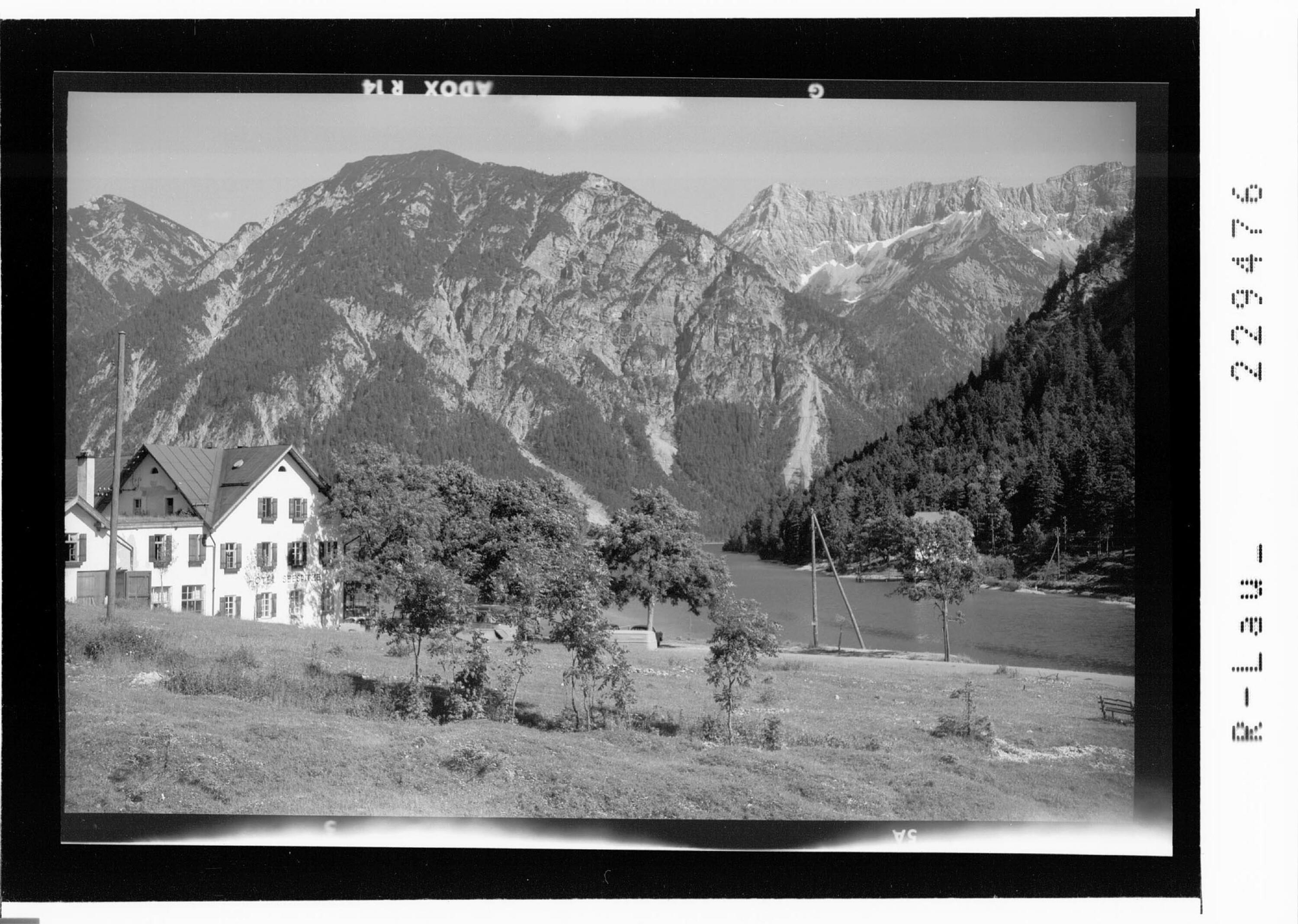 [Hotel Seespitze am Plansee gegen Spieß und Pitzenegg / Tirol]></div>


    <hr>
    <div class=