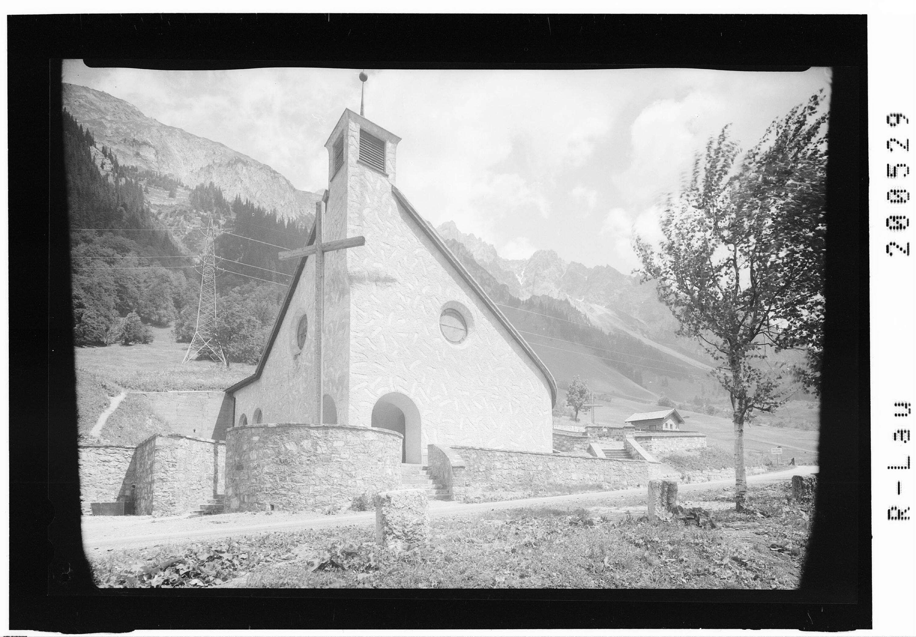 [Kirche in Langen am Arlberg]></div>


    <hr>
    <div class=