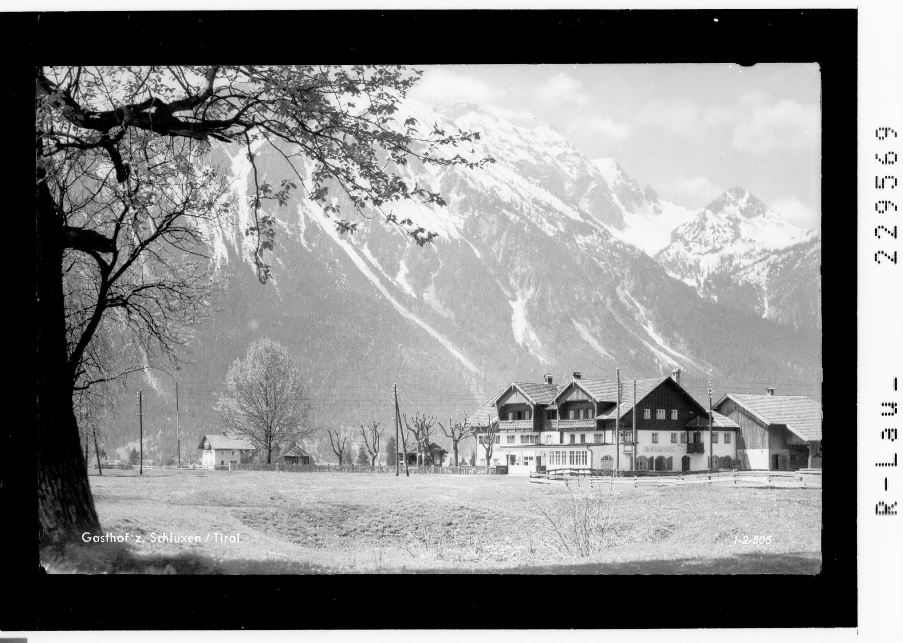 Gasthof zum Schluxen / Tirol></div>


    <hr>
    <div class=