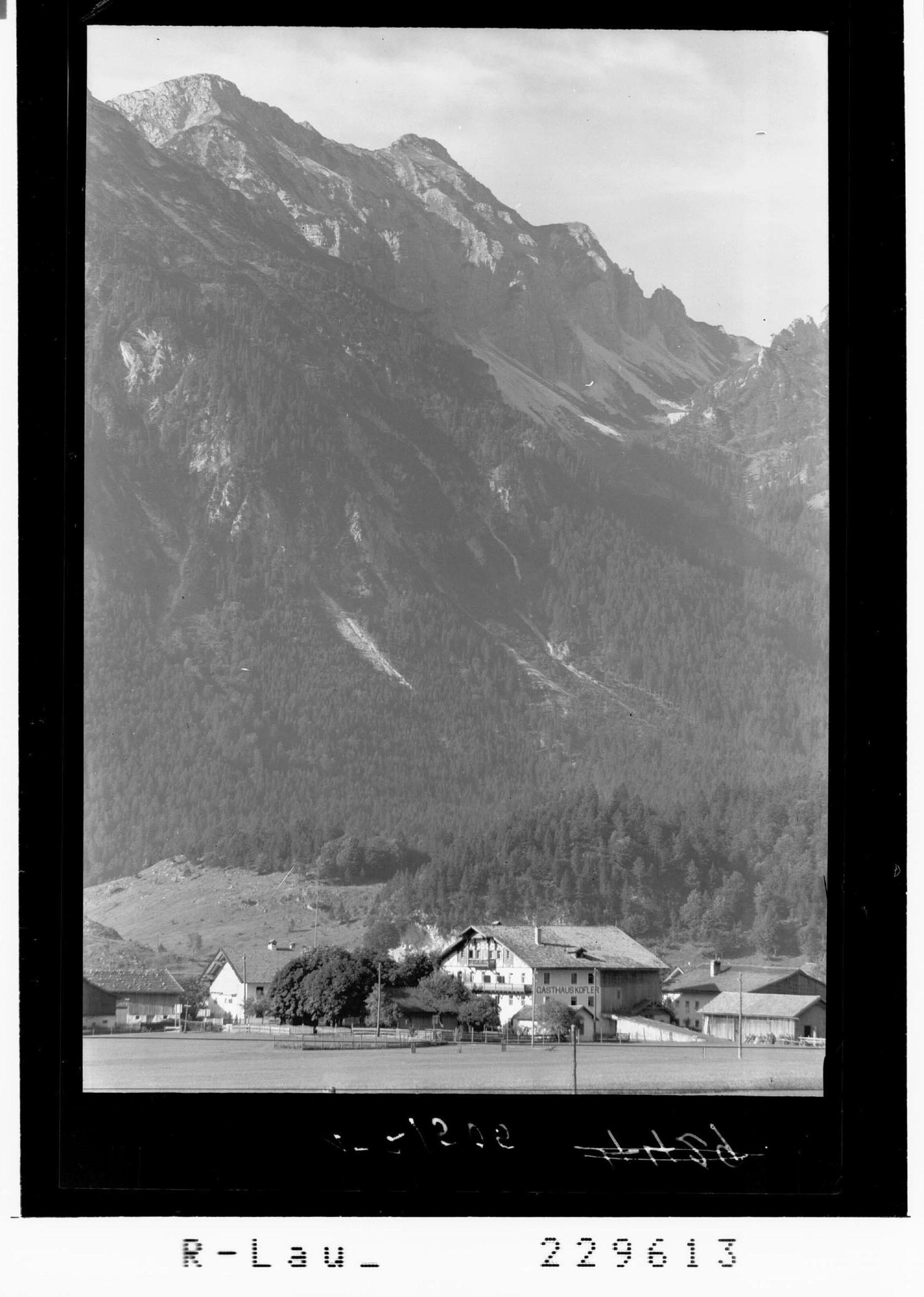 [Gasthaus Kofler in Unterpinswang im Ausserfern gegen Grosse Schlicke / Tirol]></div>


    <hr>
    <div class=