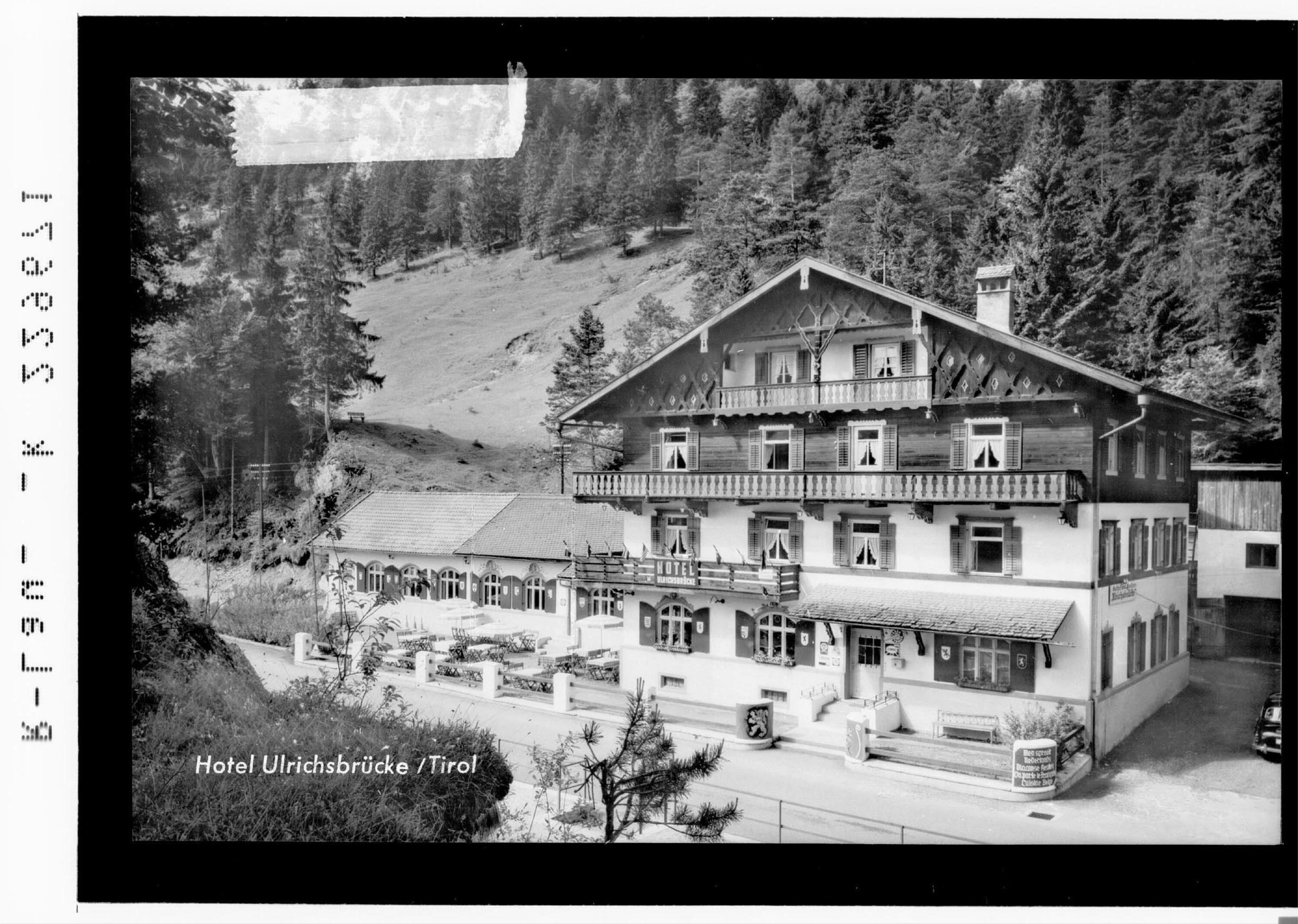 Hotel Ulrichsbrücke / Tirol></div>


    <hr>
    <div class=