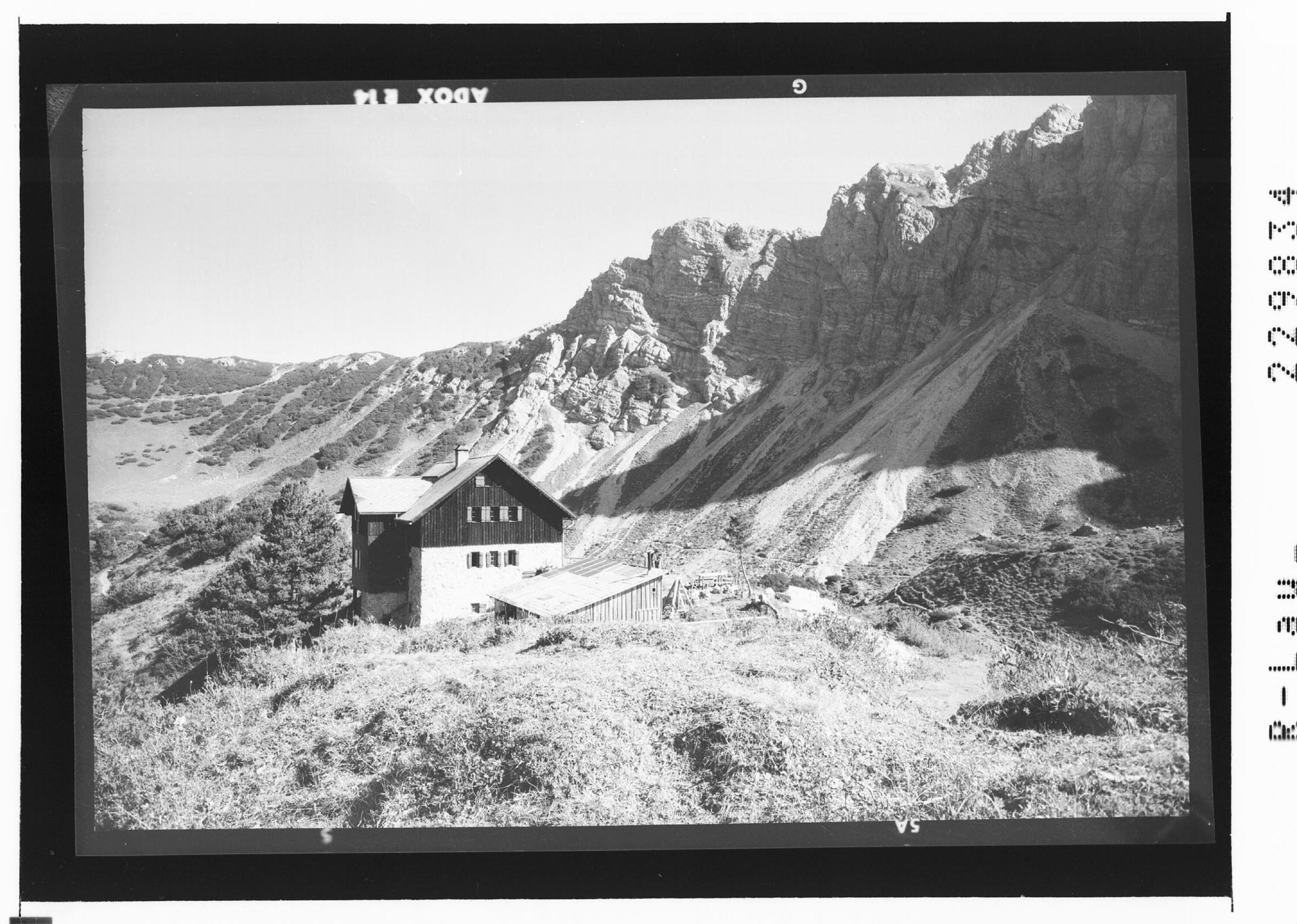 [<<Die>> Landsberger Hütte in den Allgäuer Alpen]></div>


    <hr>
    <div class=