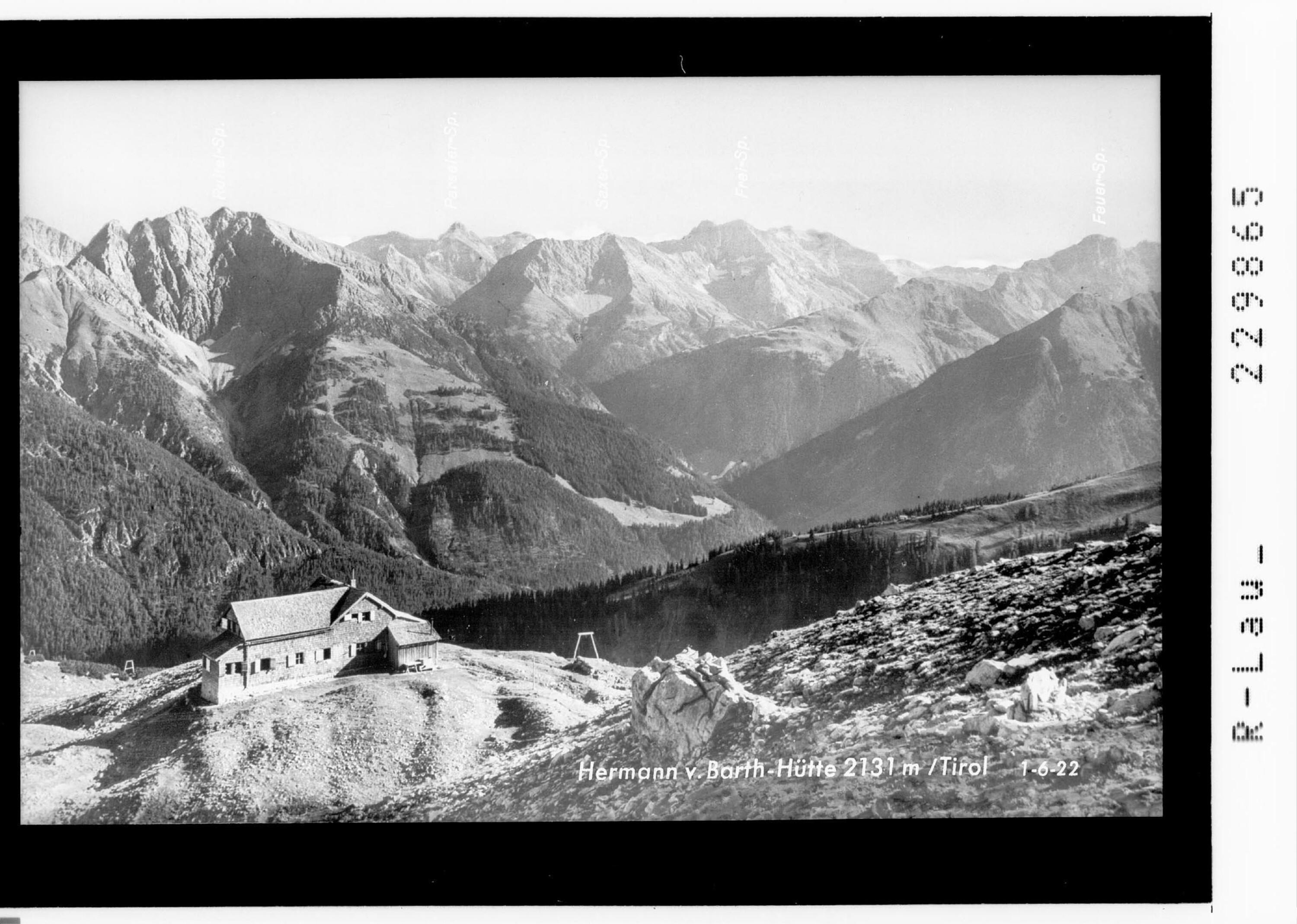 Hermann von Barth Hütte 2131 m / Tirol></div>


    <hr>
    <div class=