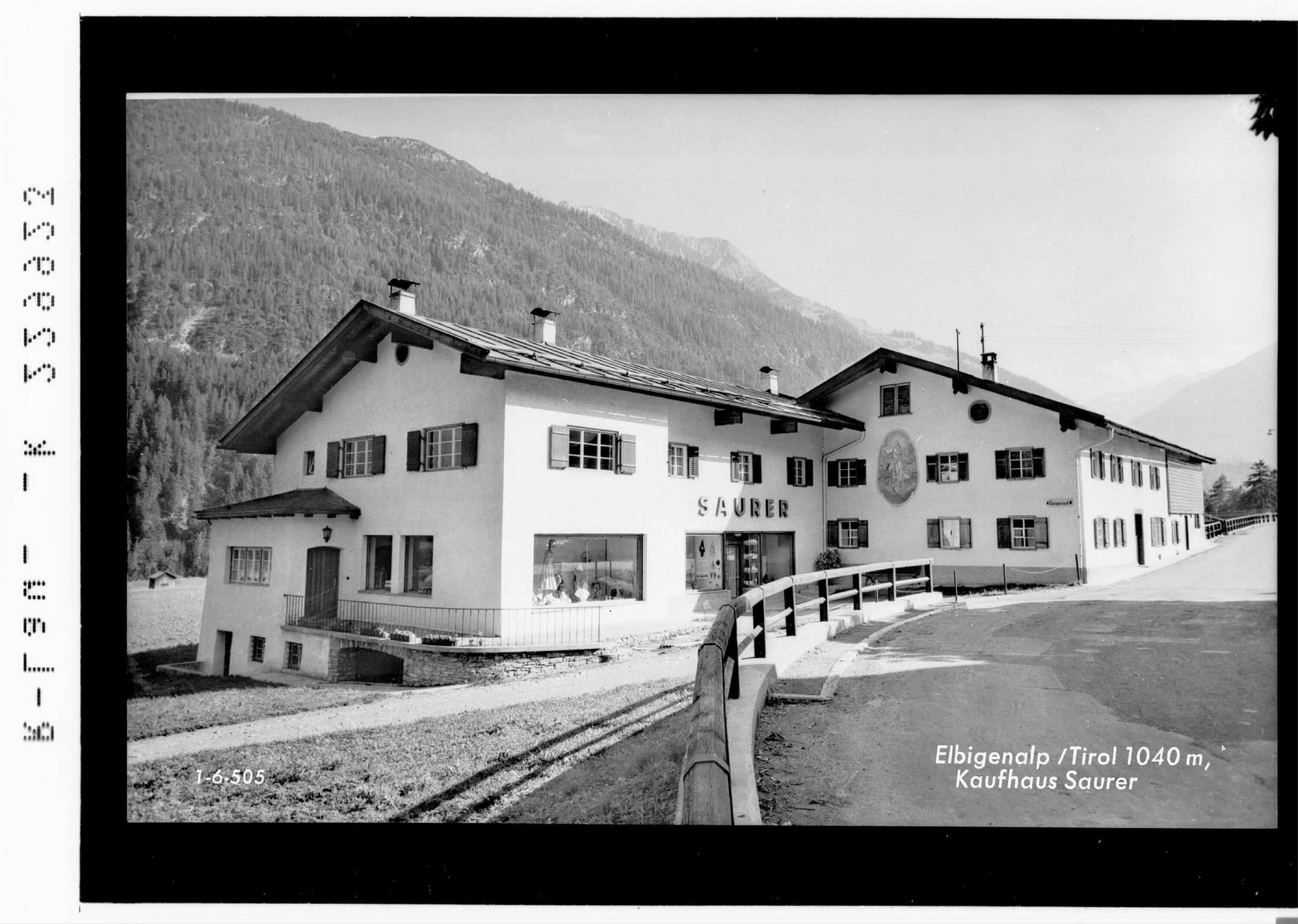 Elbigenalp / Tirol 1040 m / Kaufhaus Saurer></div>


    <hr>
    <div class=
