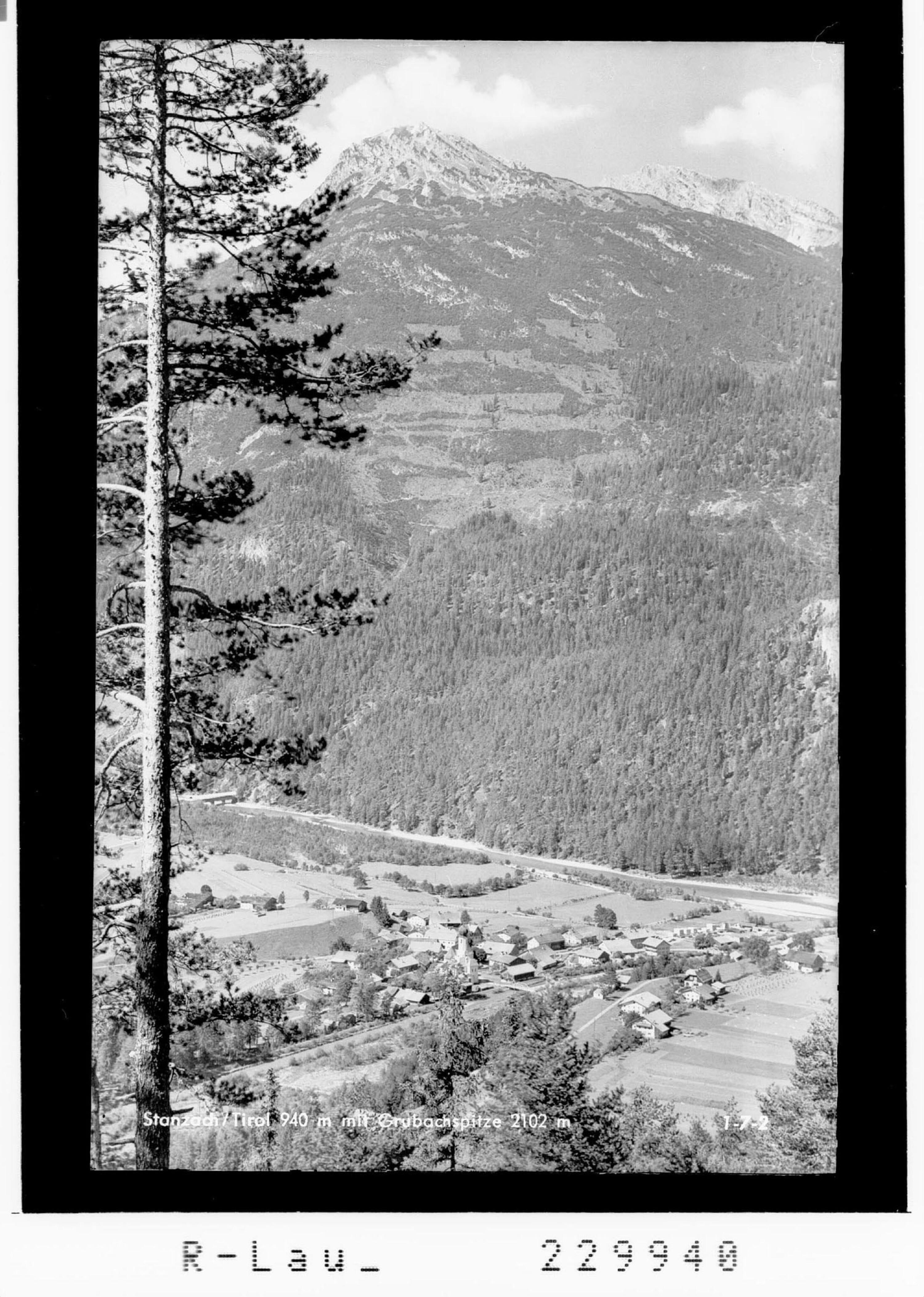 Stanzach / Tirol mit Grubachspitze 2102 m></div>


    <hr>
    <div class=