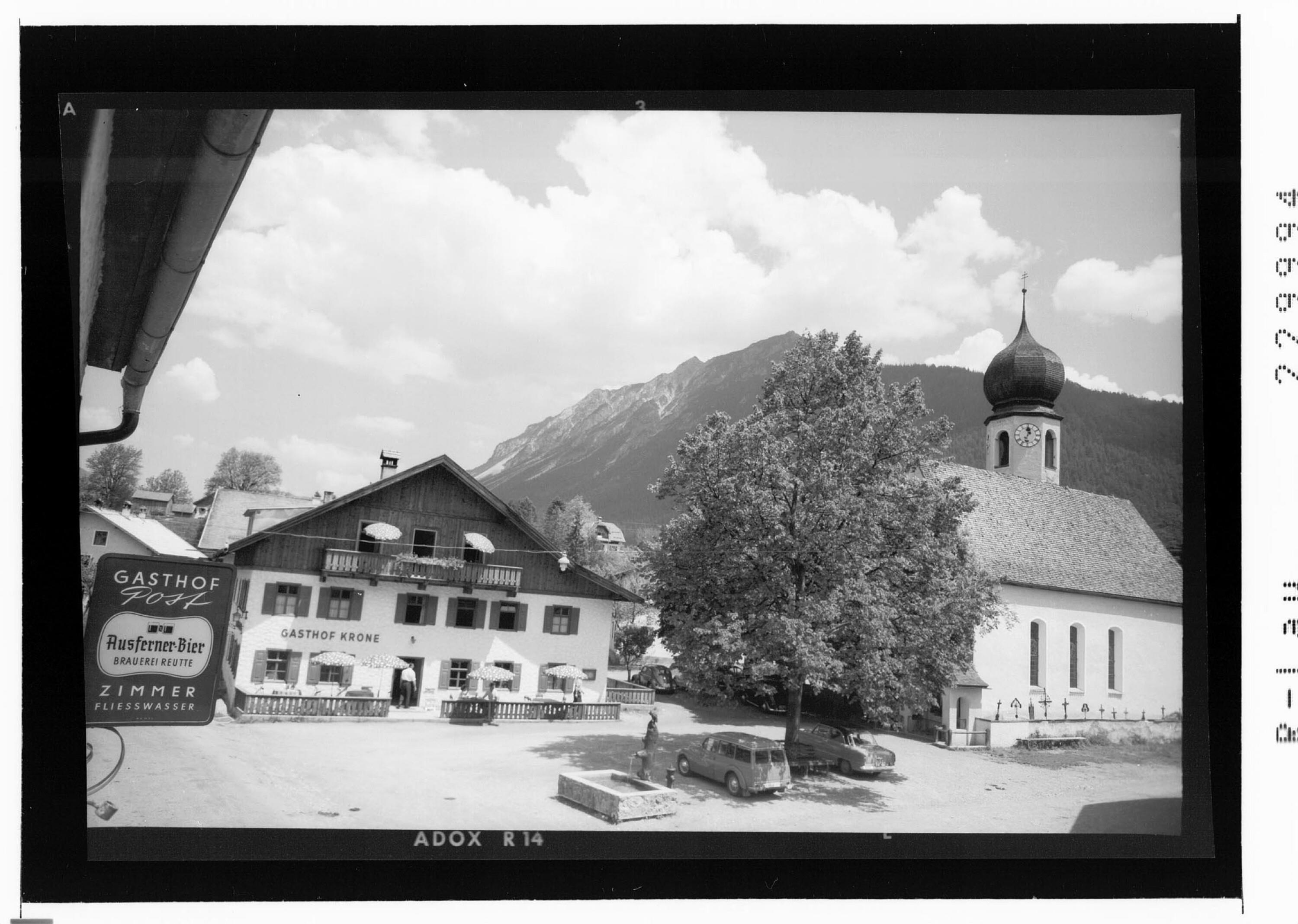 [Gasthof Krone und Pfarrkirche in Stanzach im Lechtal gegen Pleisspitze / Ausserfern / Tirol]></div>


    <hr>
    <div class=