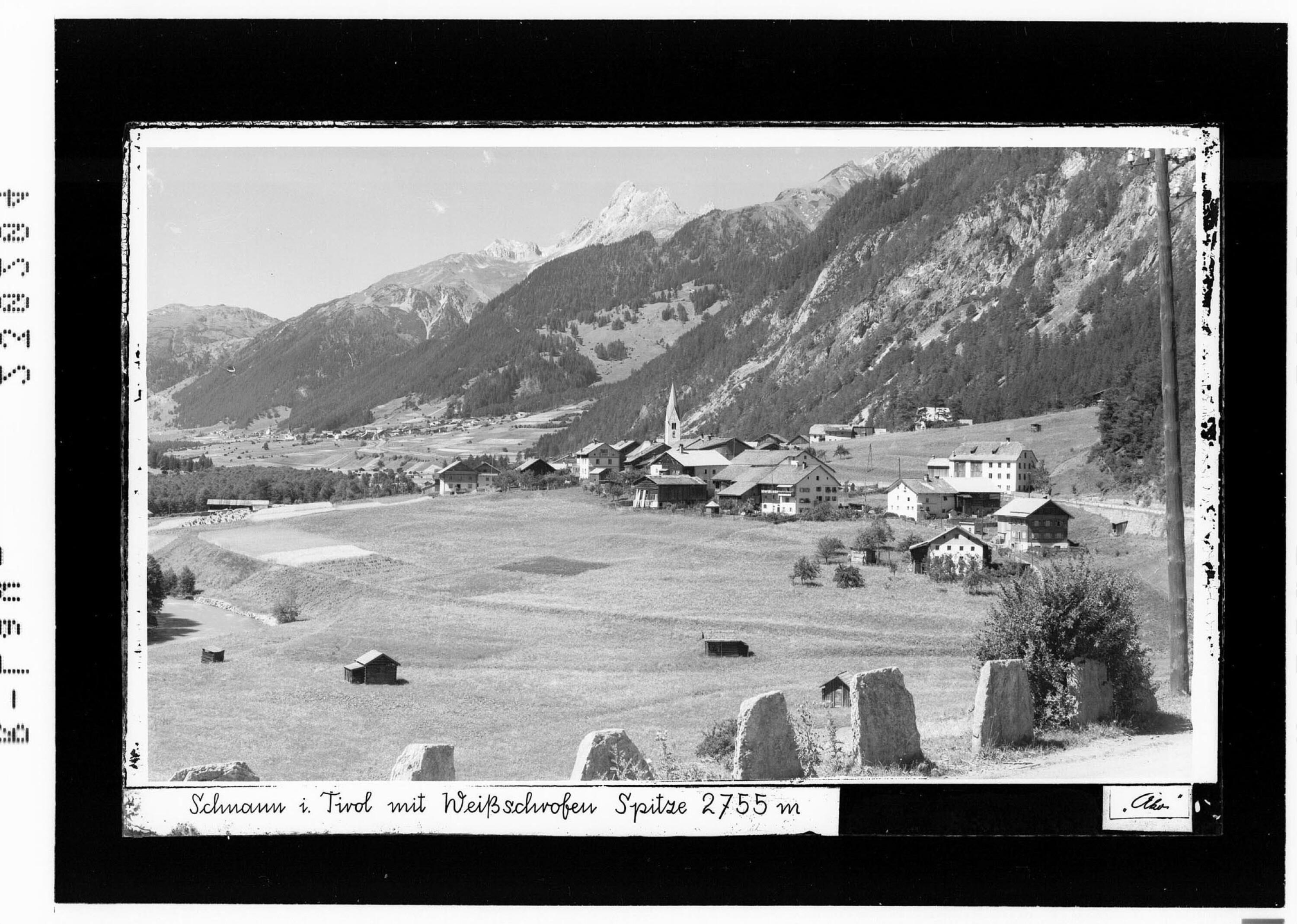 Schnann in Tirol mit Weißschrofen Spitze 2755 m></div>


    <hr>
    <div class=