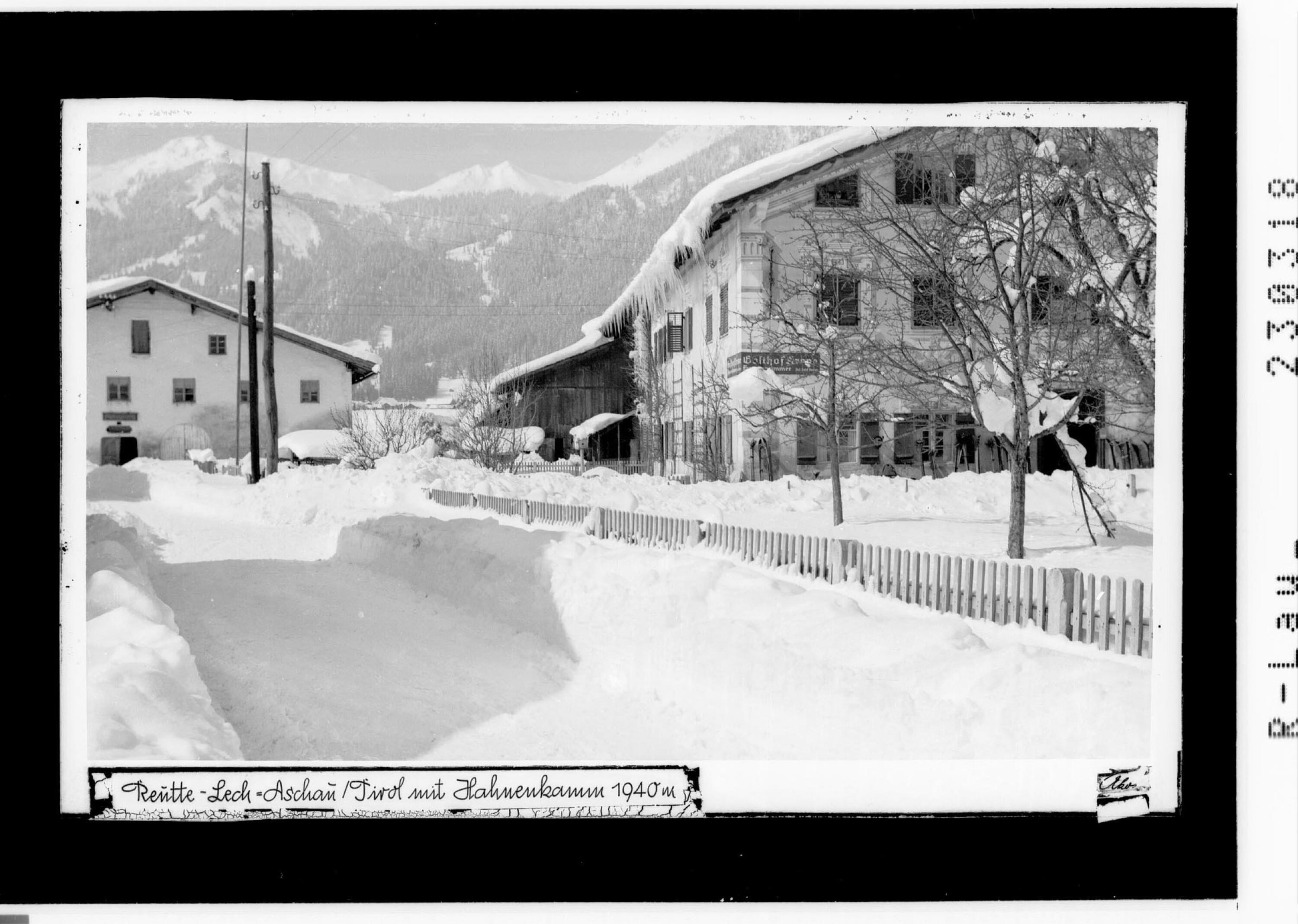 Reutte - Lechaschau / Tirol mit Hahnenkamm 1940 m></div>


    <hr>
    <div class=