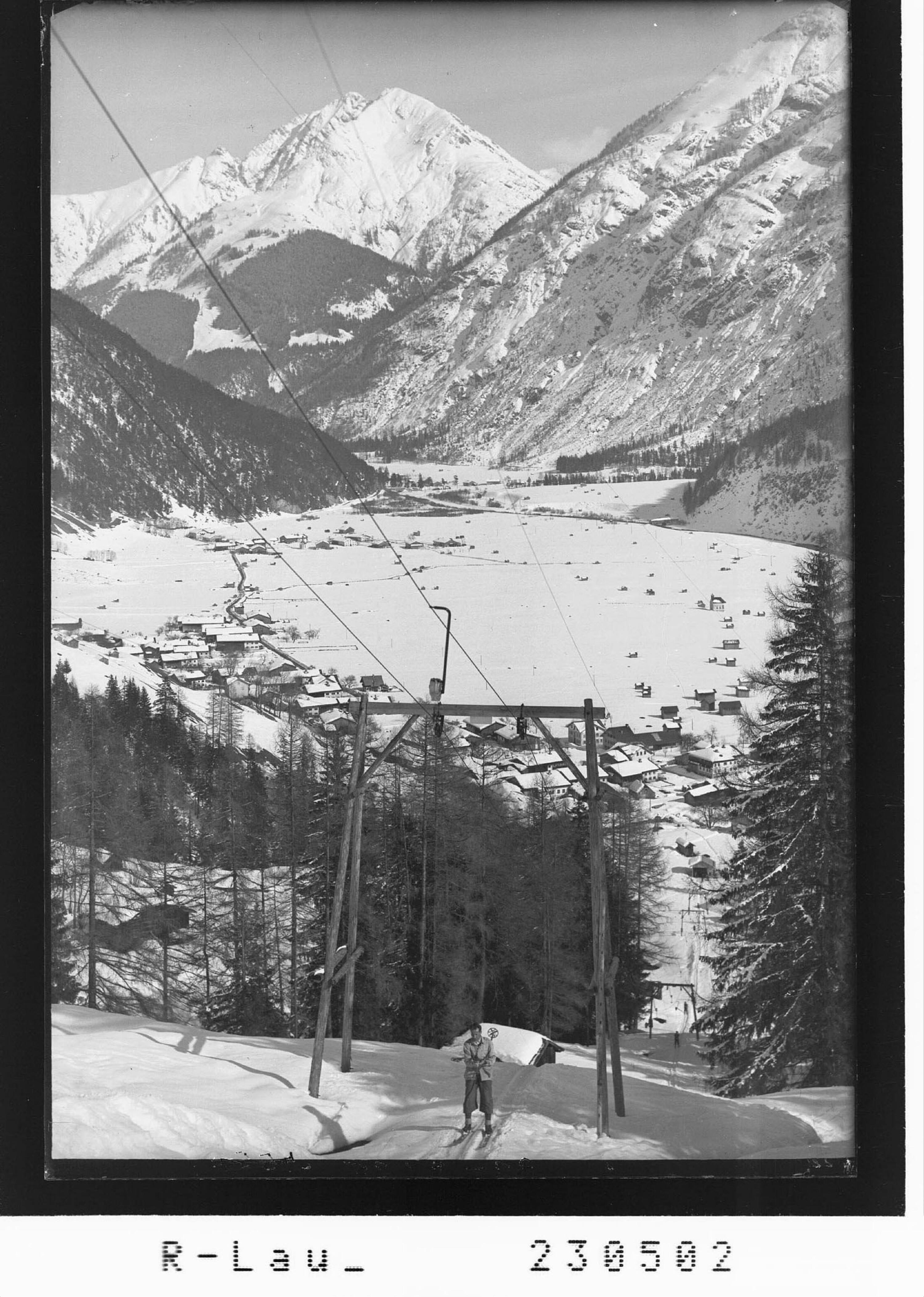 [Skilift bei Holzgau im Lechtal gegen Ruitelspitzen und Wildebnerspitze / Ausserfern / Tirol]></div>


    <hr>
    <div class=