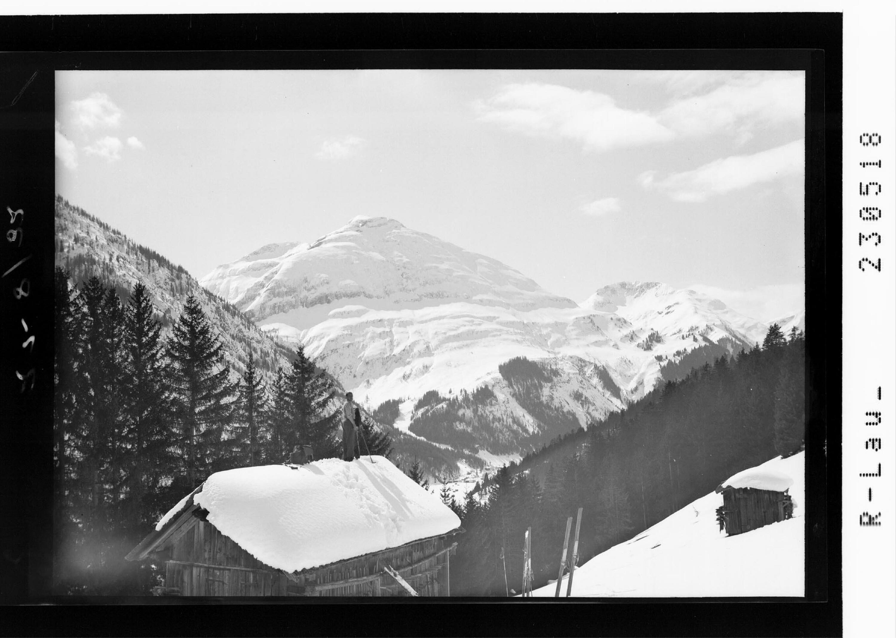 [Blick vom Skigebiet ob Holzgau im Lechtal gegen Pimig und Lärchspitze / Ausserfern / Tirol]></div>


    <hr>
    <div class=