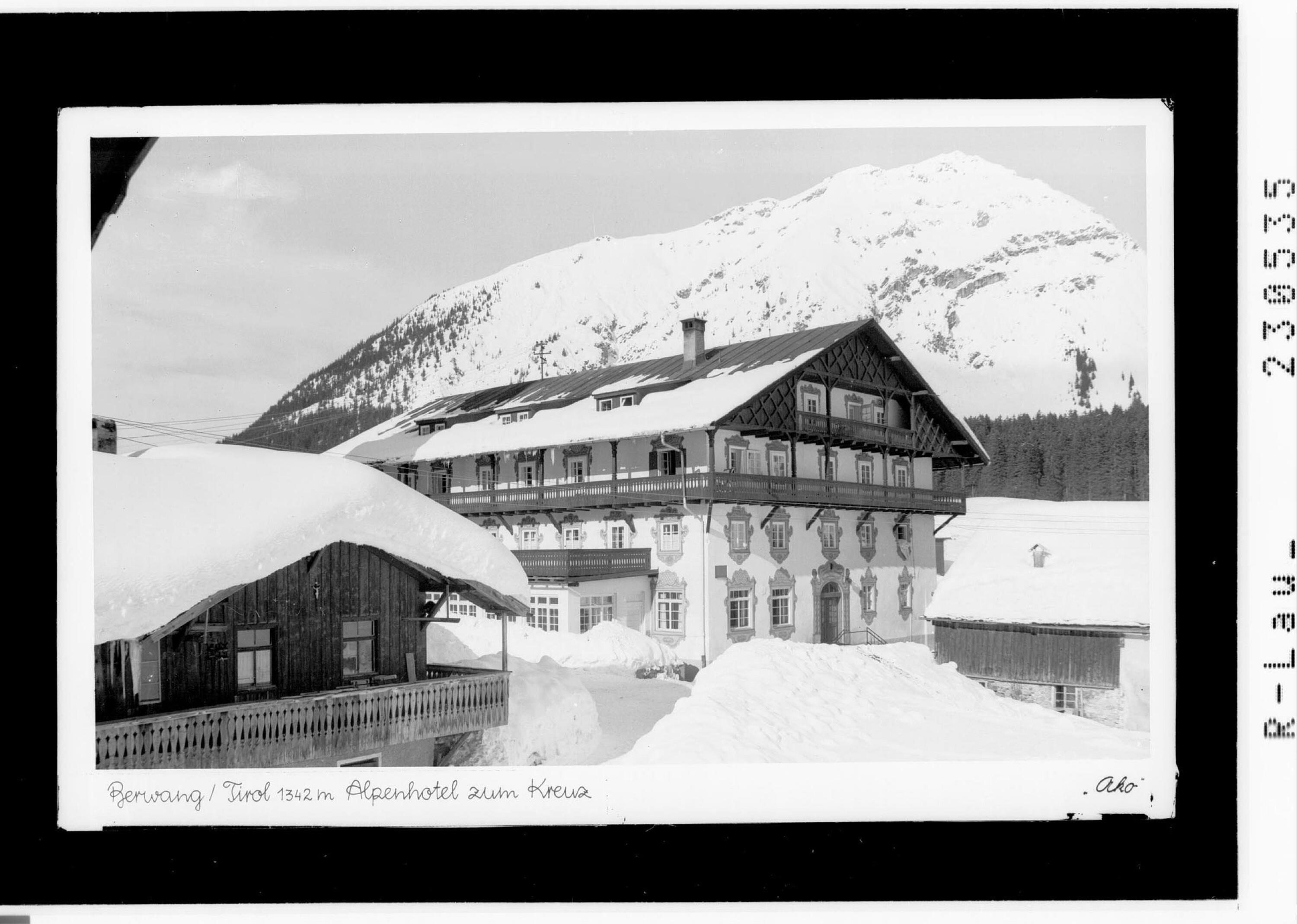 Berwang / Tirol 1342 m Alpenhotel zum Kreuz></div>


    <hr>
    <div class=