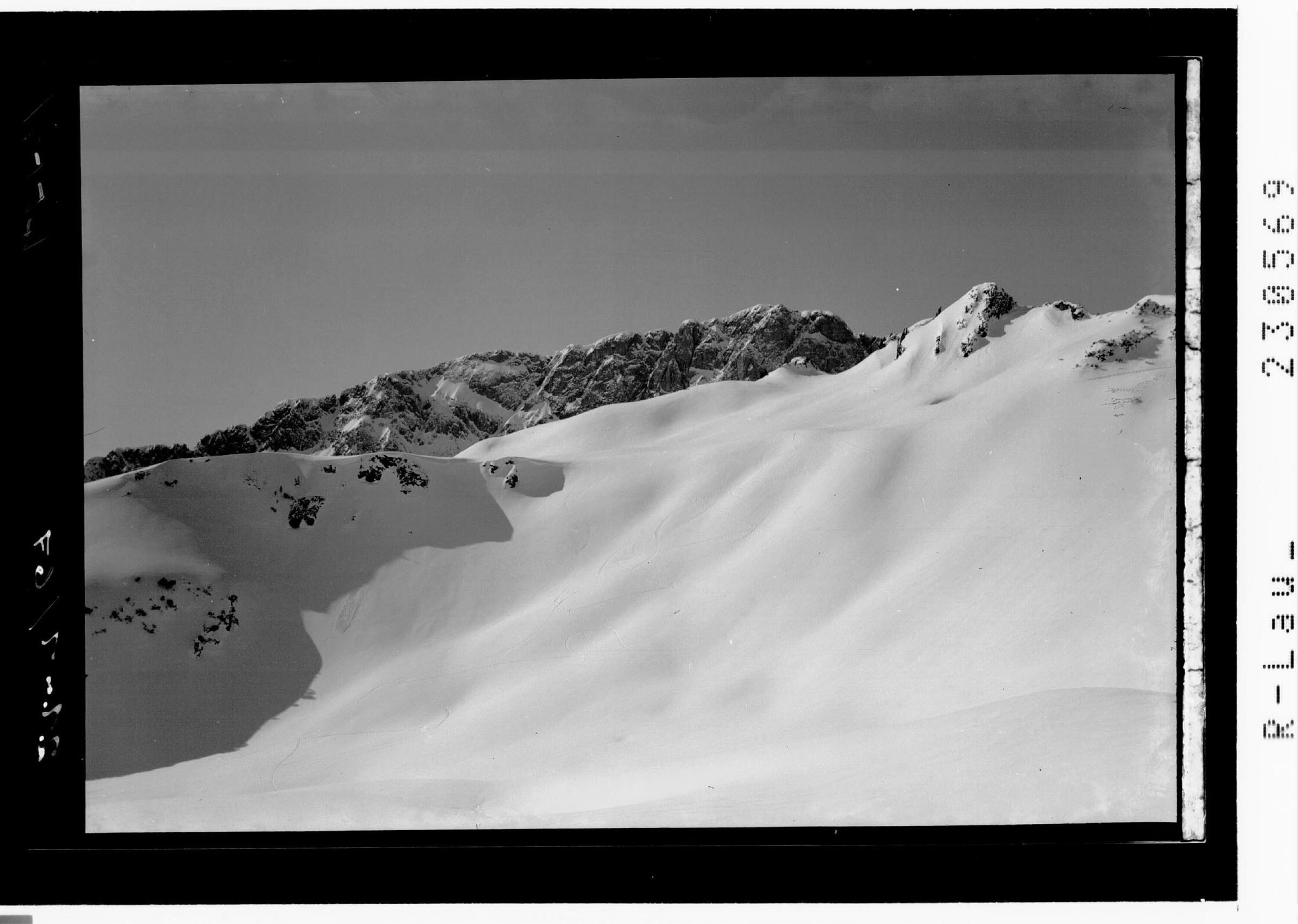 [Skigebiet Höfener Alpe mit Alpkopf / Ausserfern / Tirol]></div>


    <hr>
    <div class=