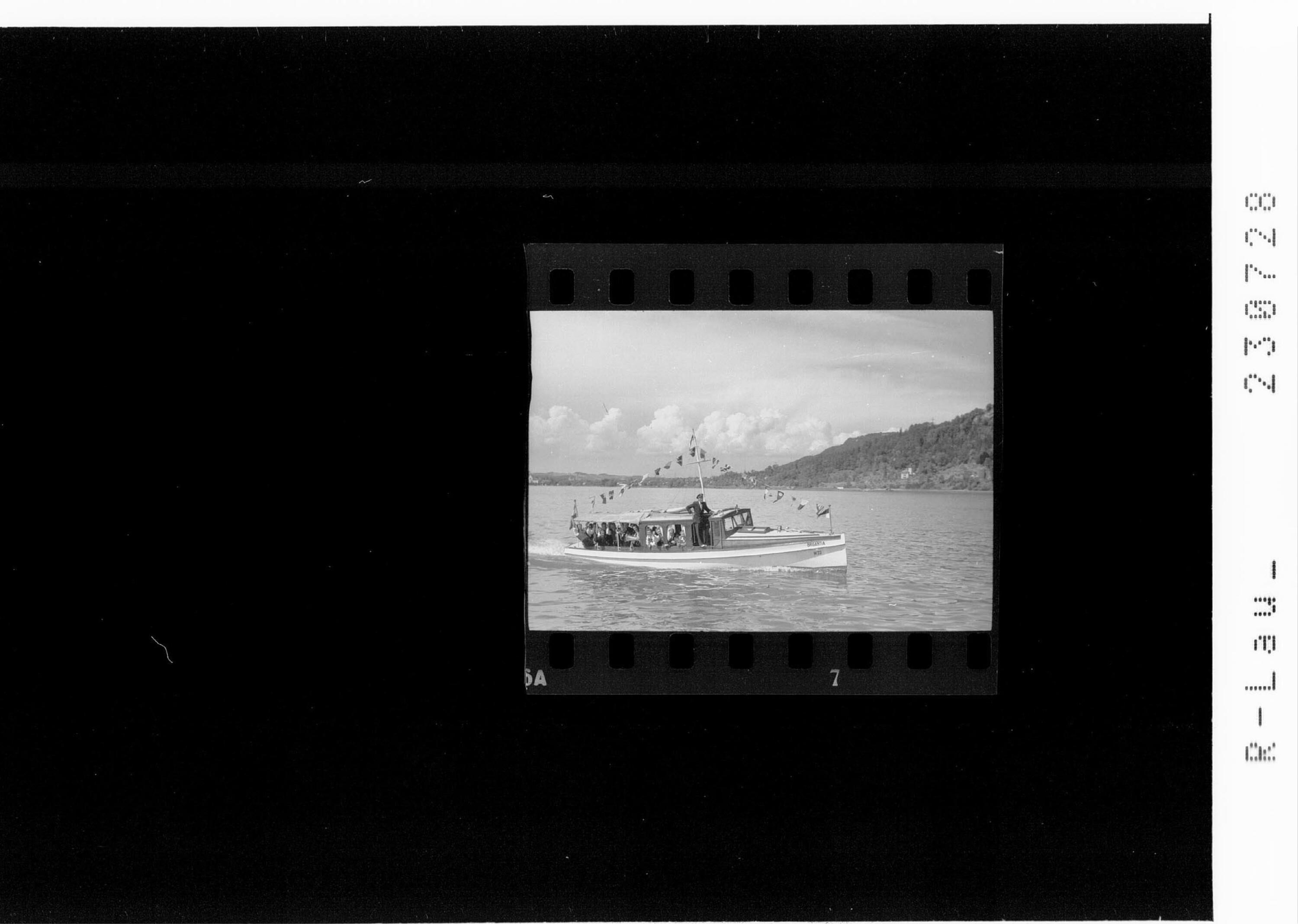 [Motorboot Brigantia auf dem Bodensee bei Bregenz mit Blick nach Lochau]></div>


    <hr>
    <div class=