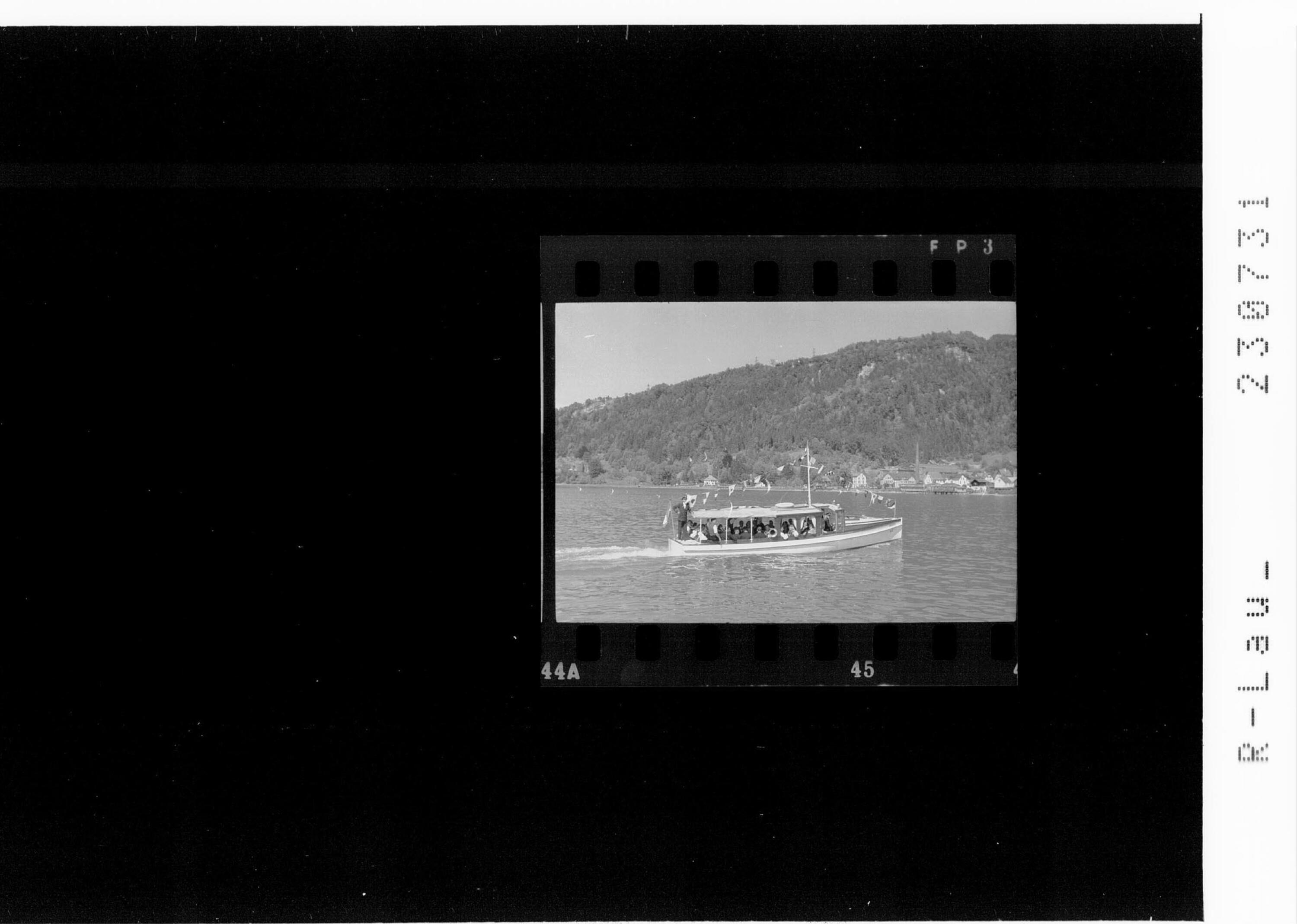 [Motorboot Brigantia auf dem Bodensee bei Bregenz mit Blick zum Haggen]></div>


    <hr>
    <div class=